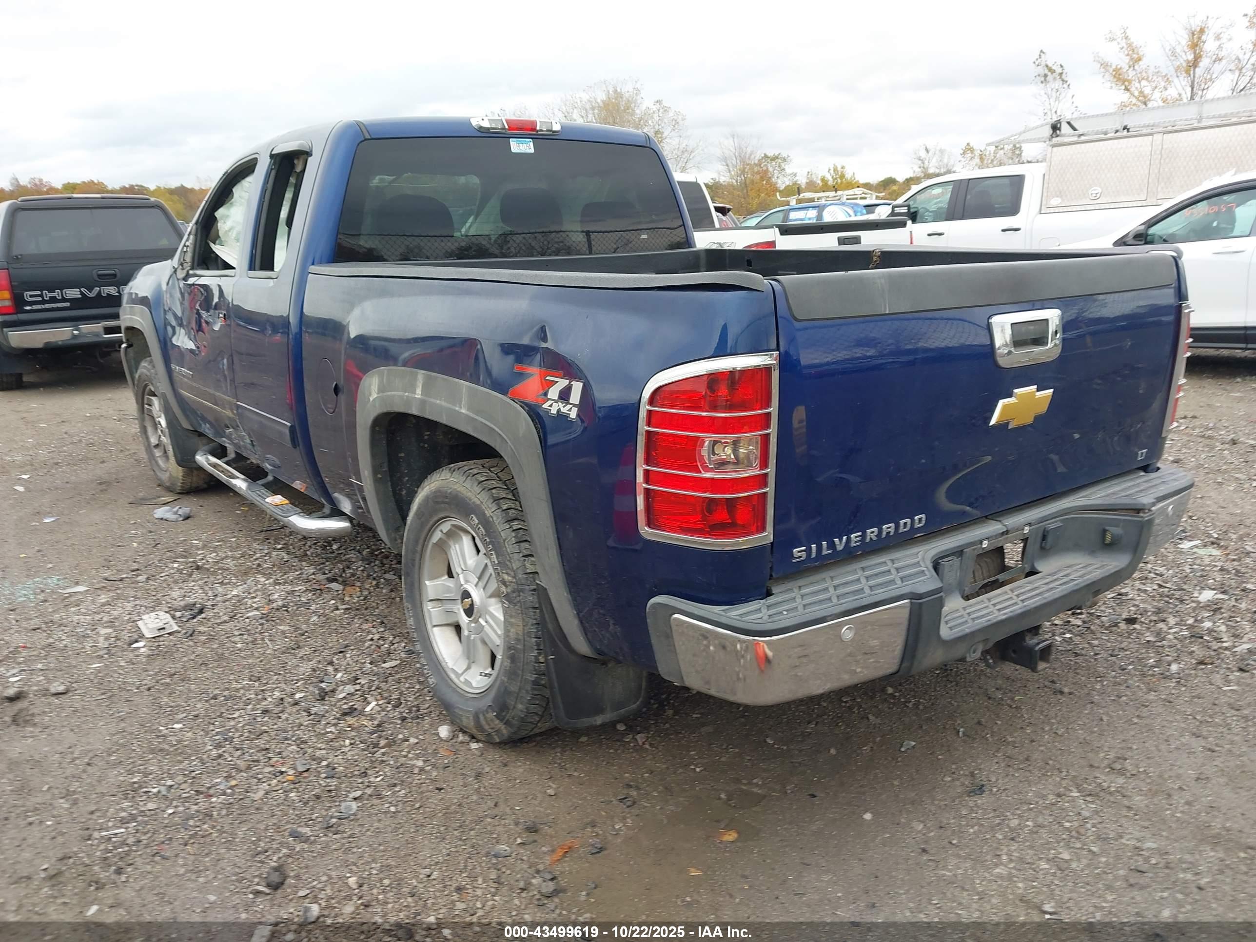 CHEVROLET SILVERADO image 3