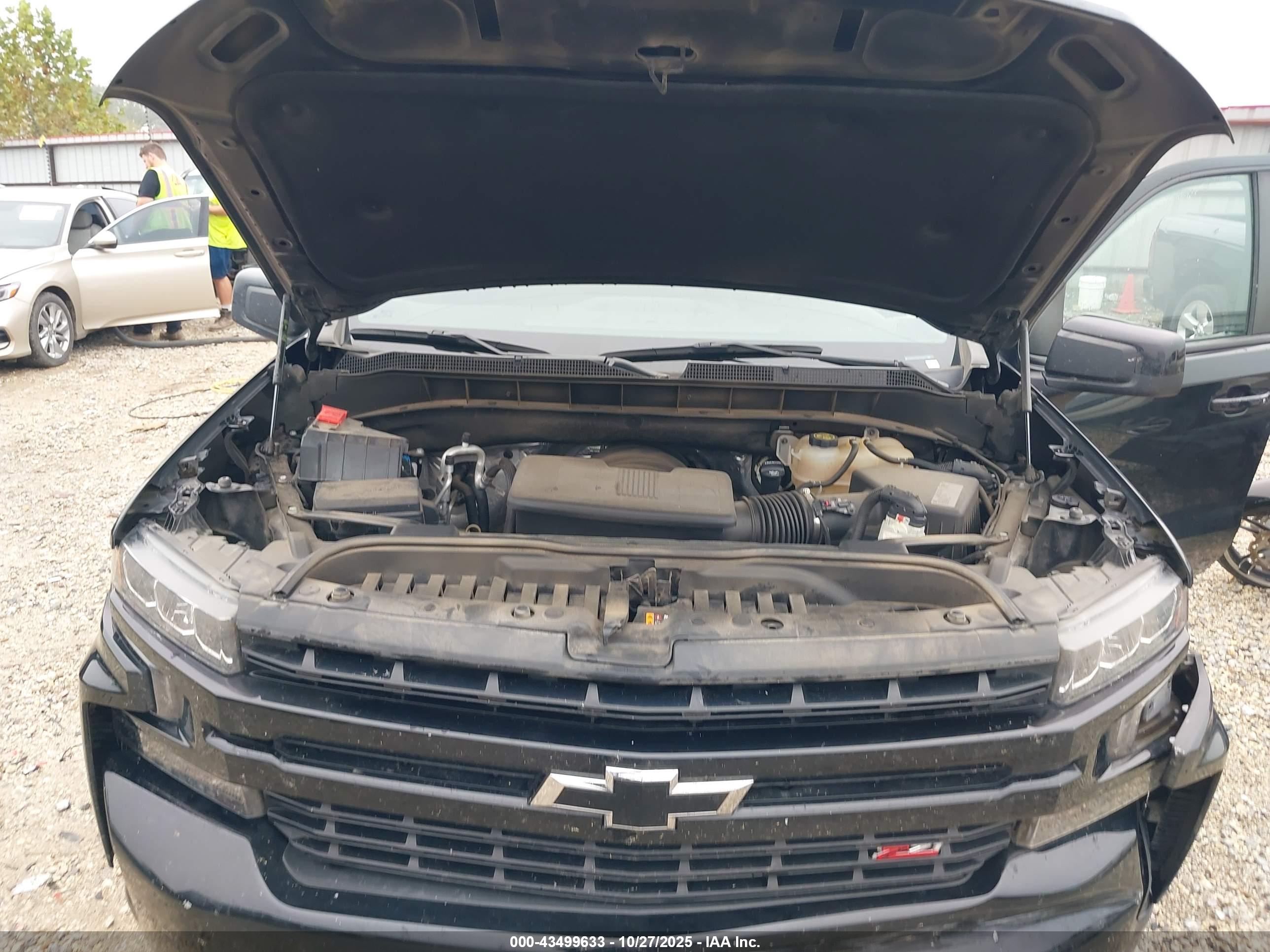 CHEVROLET SILVERADO image 10