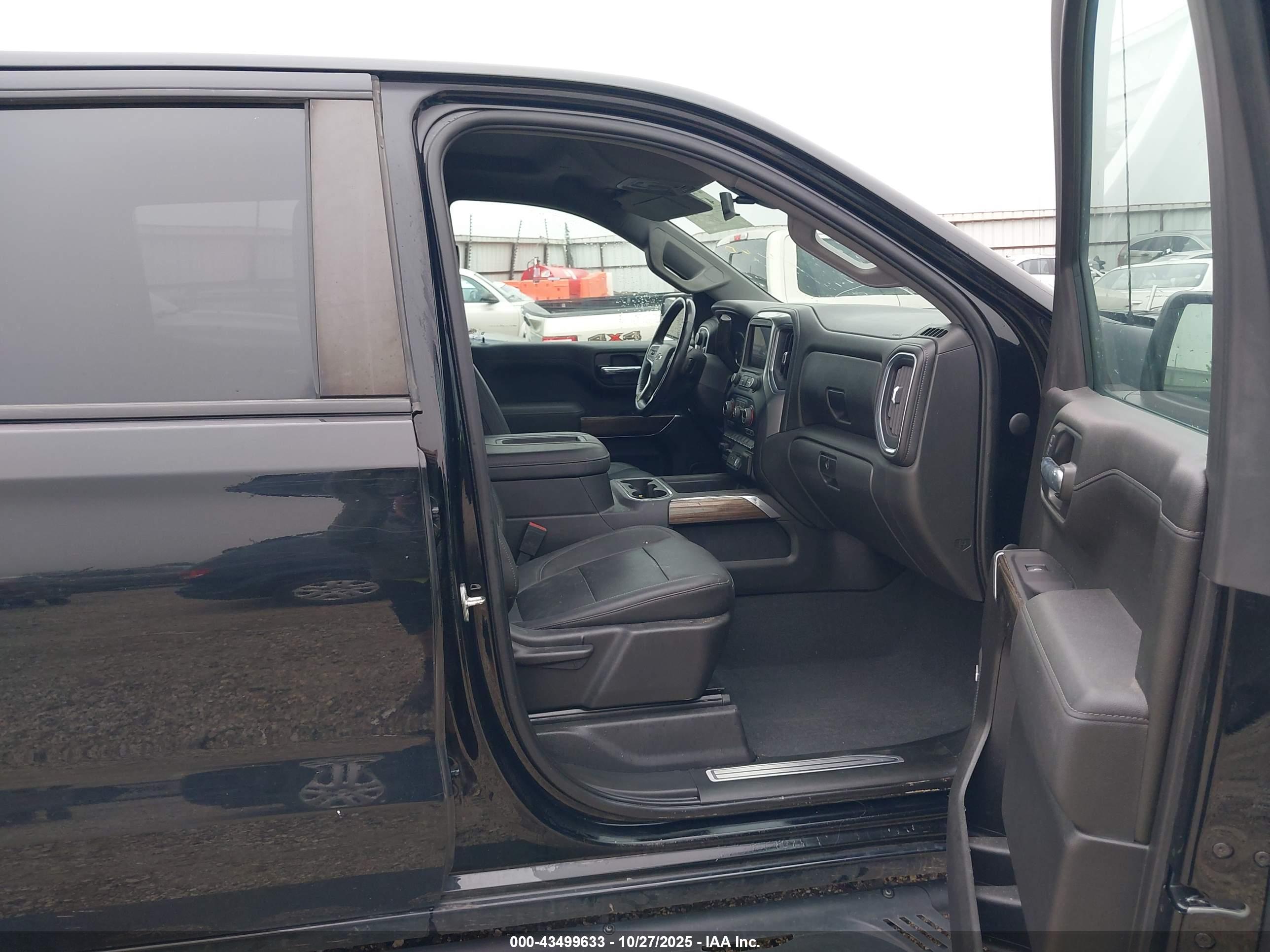 CHEVROLET SILVERADO image 5