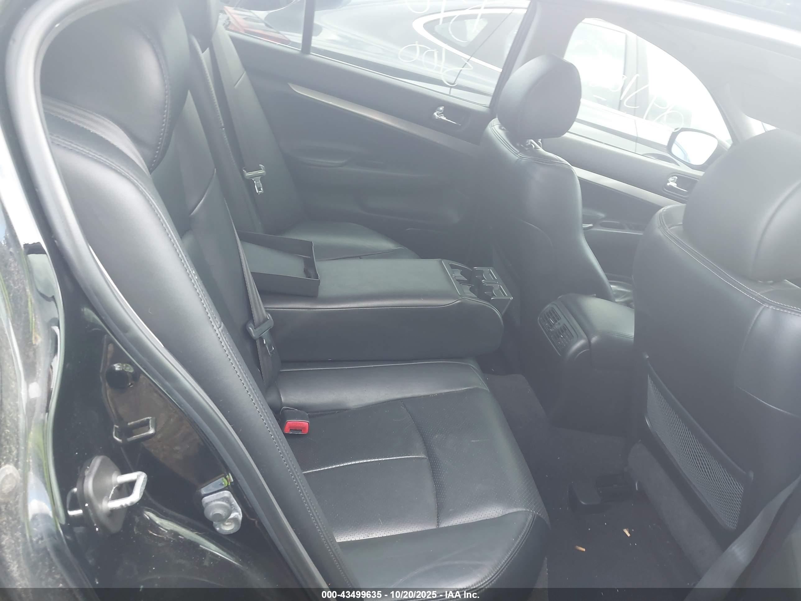 INFINITI G37 image 8