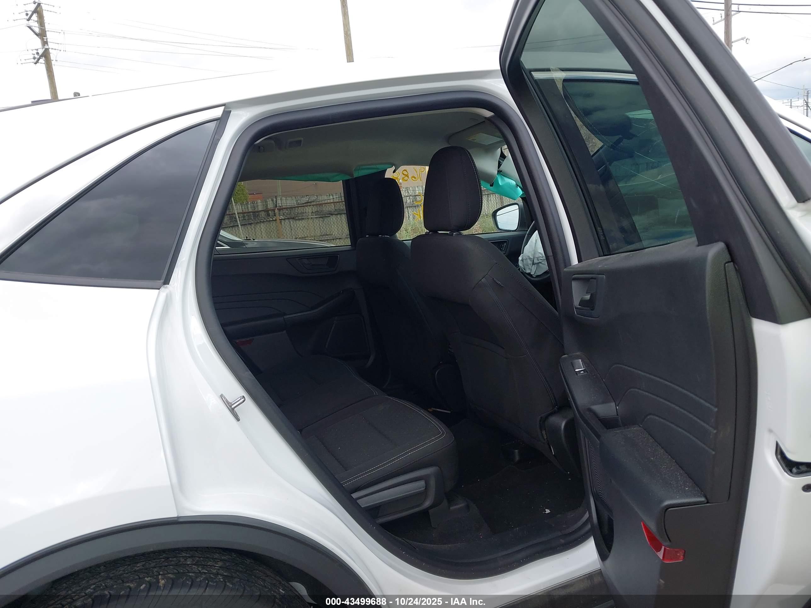 FORD ESCAPE image 8