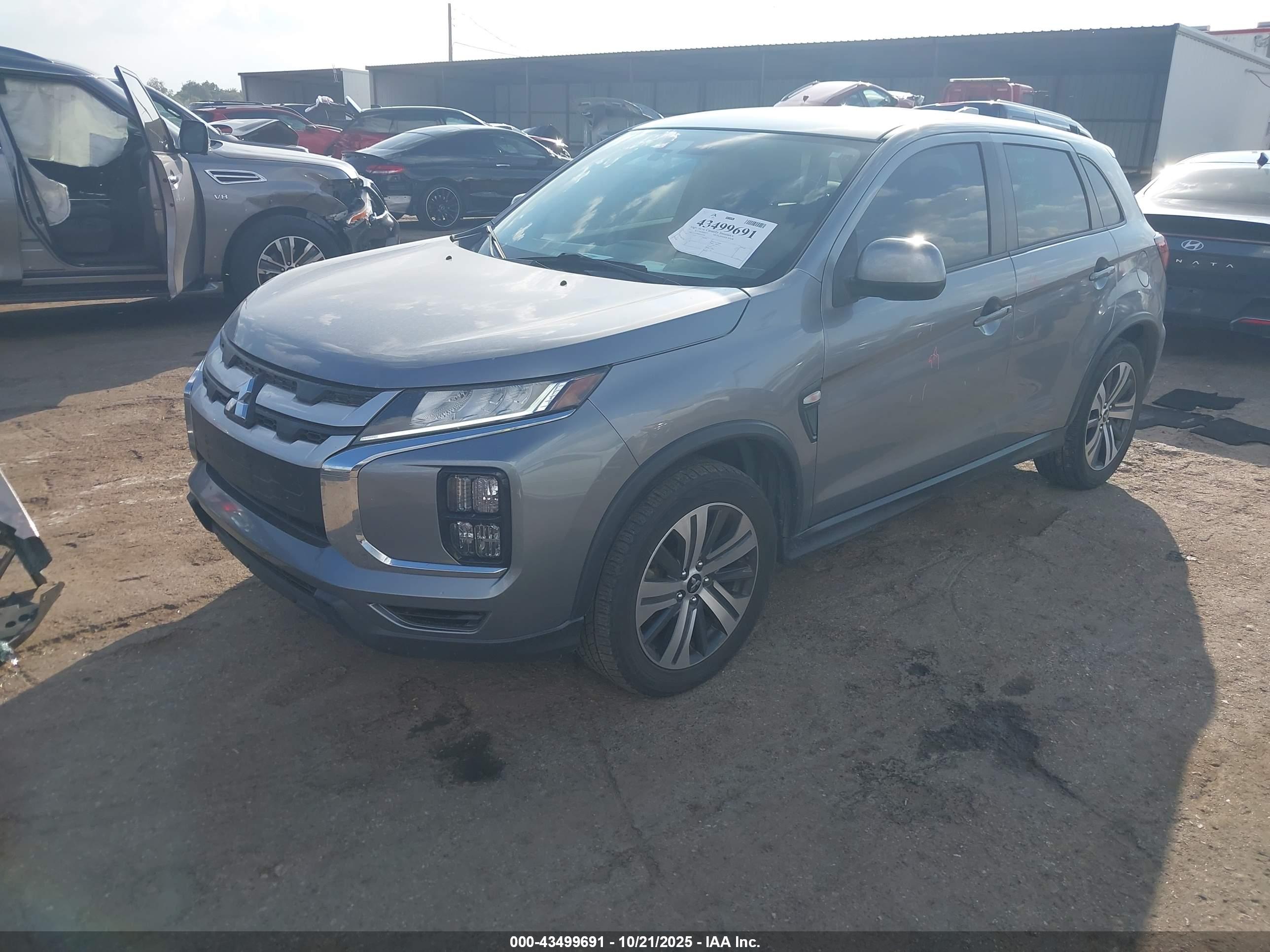 MITSUBISHI OUTLANDER image 2