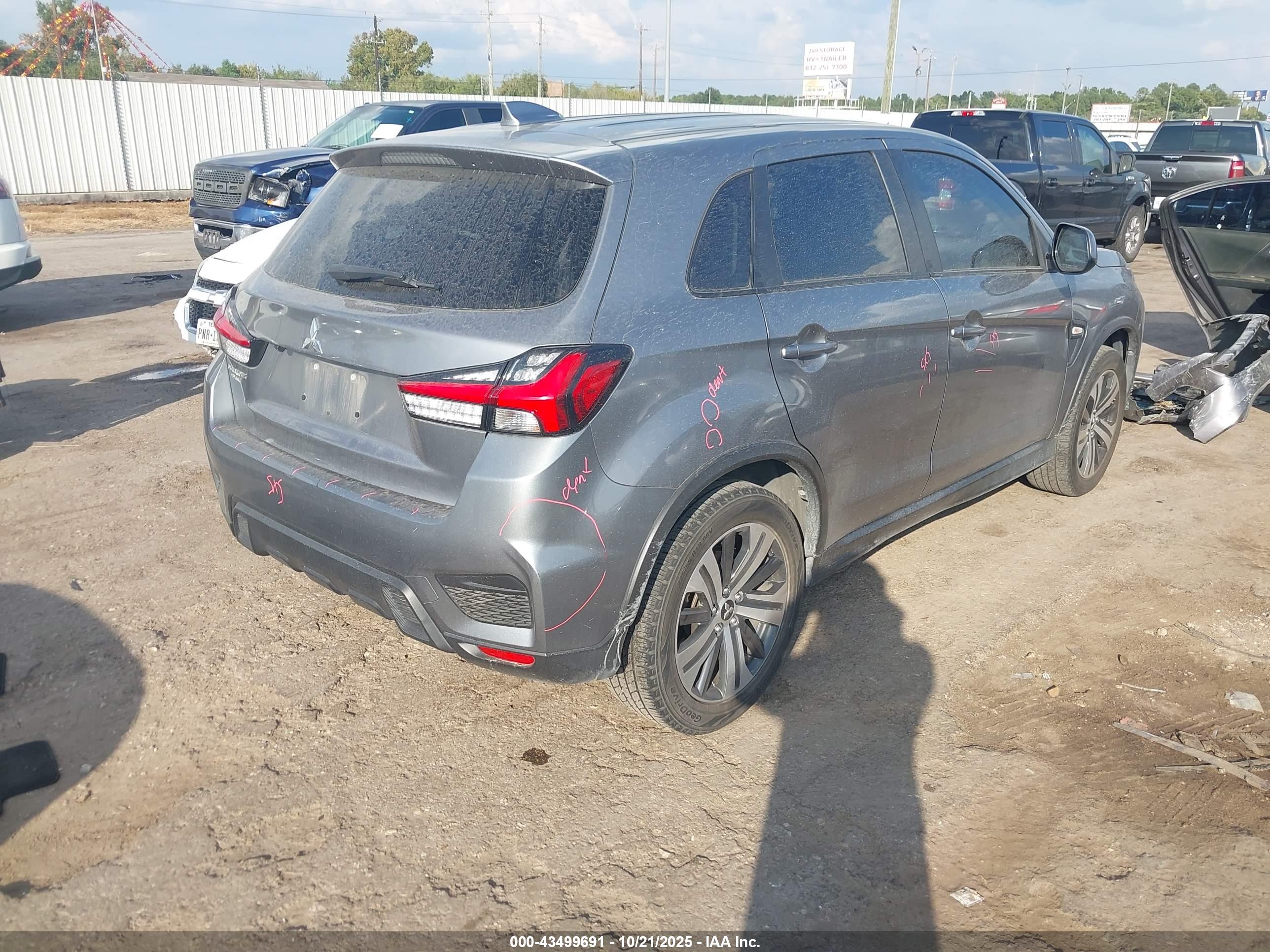 MITSUBISHI OUTLANDER image 4