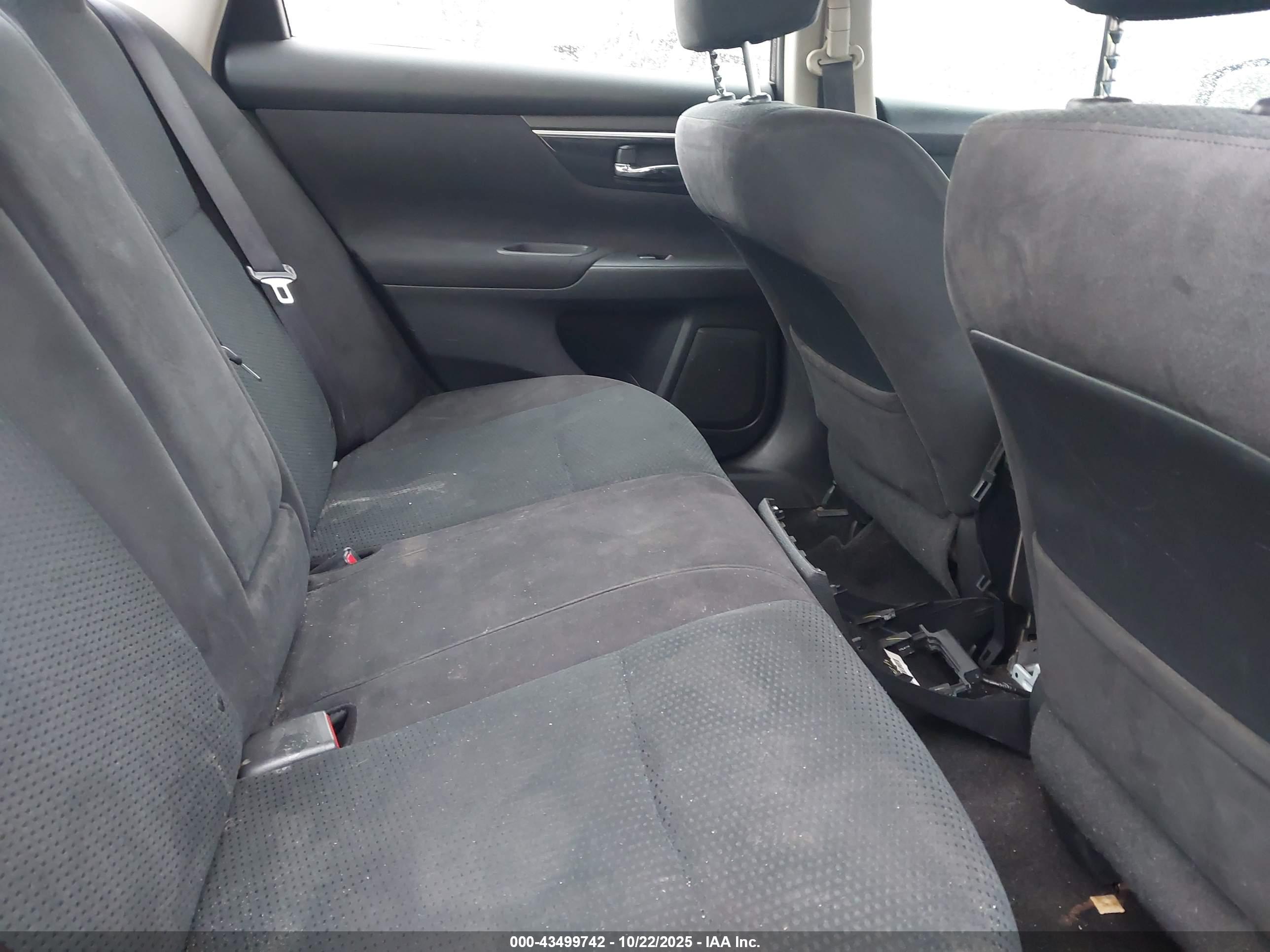 NISSAN ALTIMA image 8