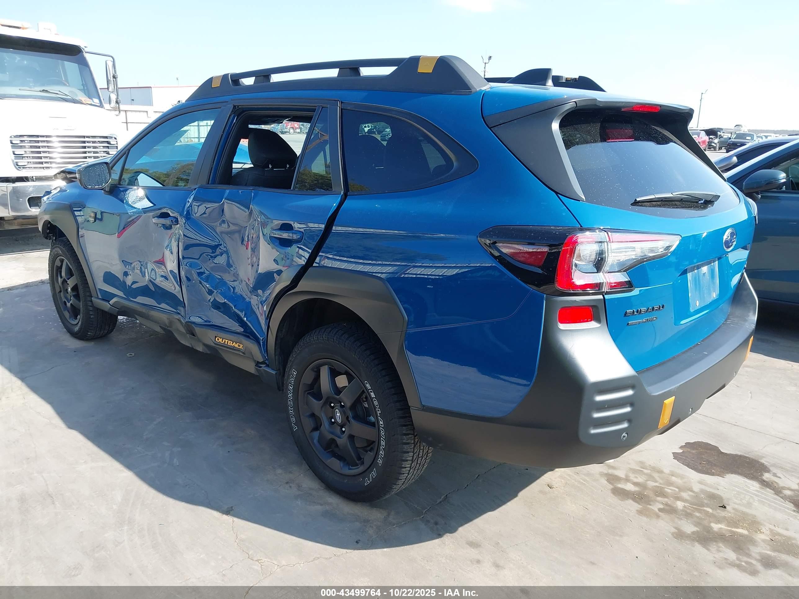 SUBARU OUTBACK image 3