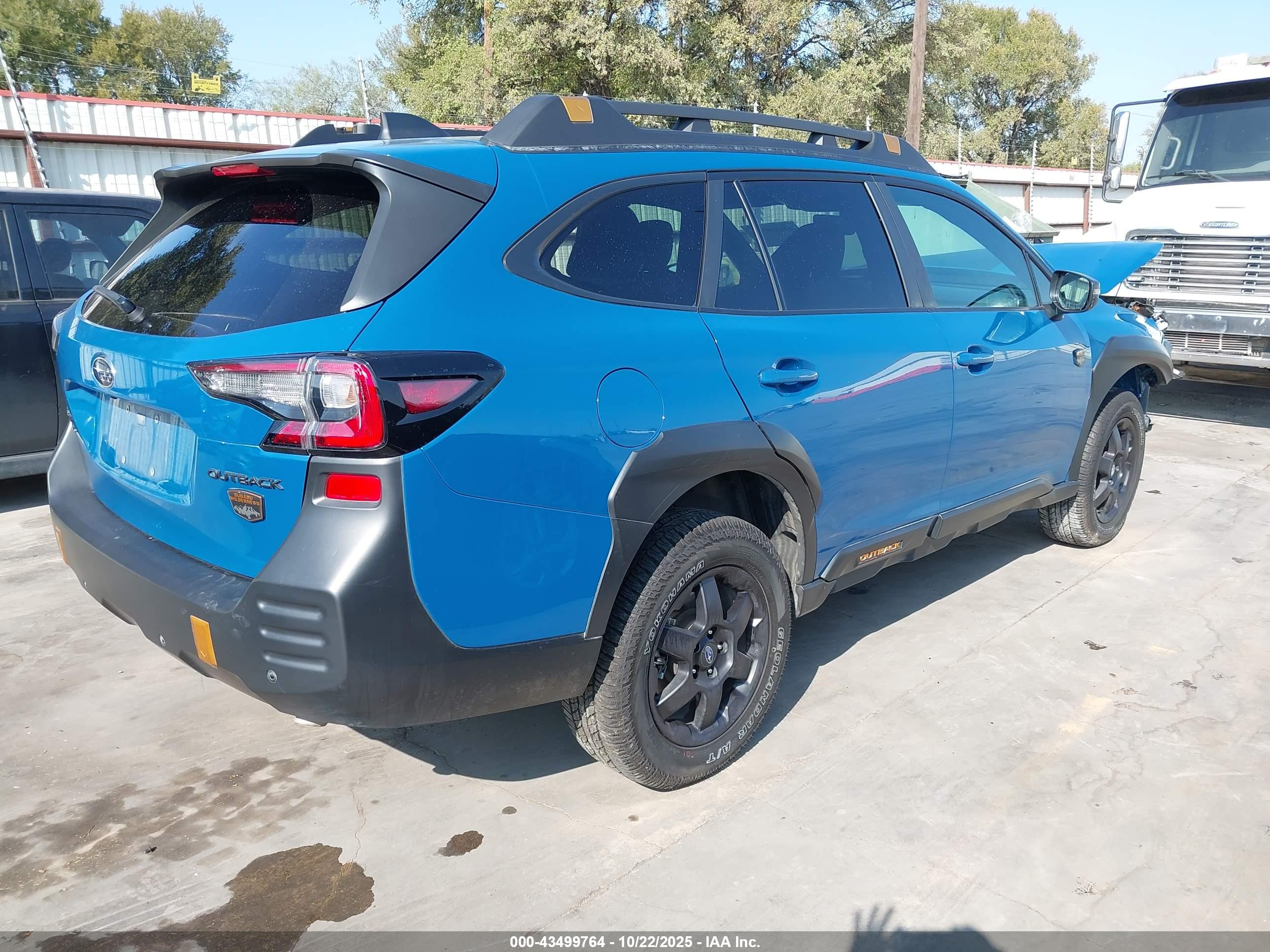 SUBARU OUTBACK image 4