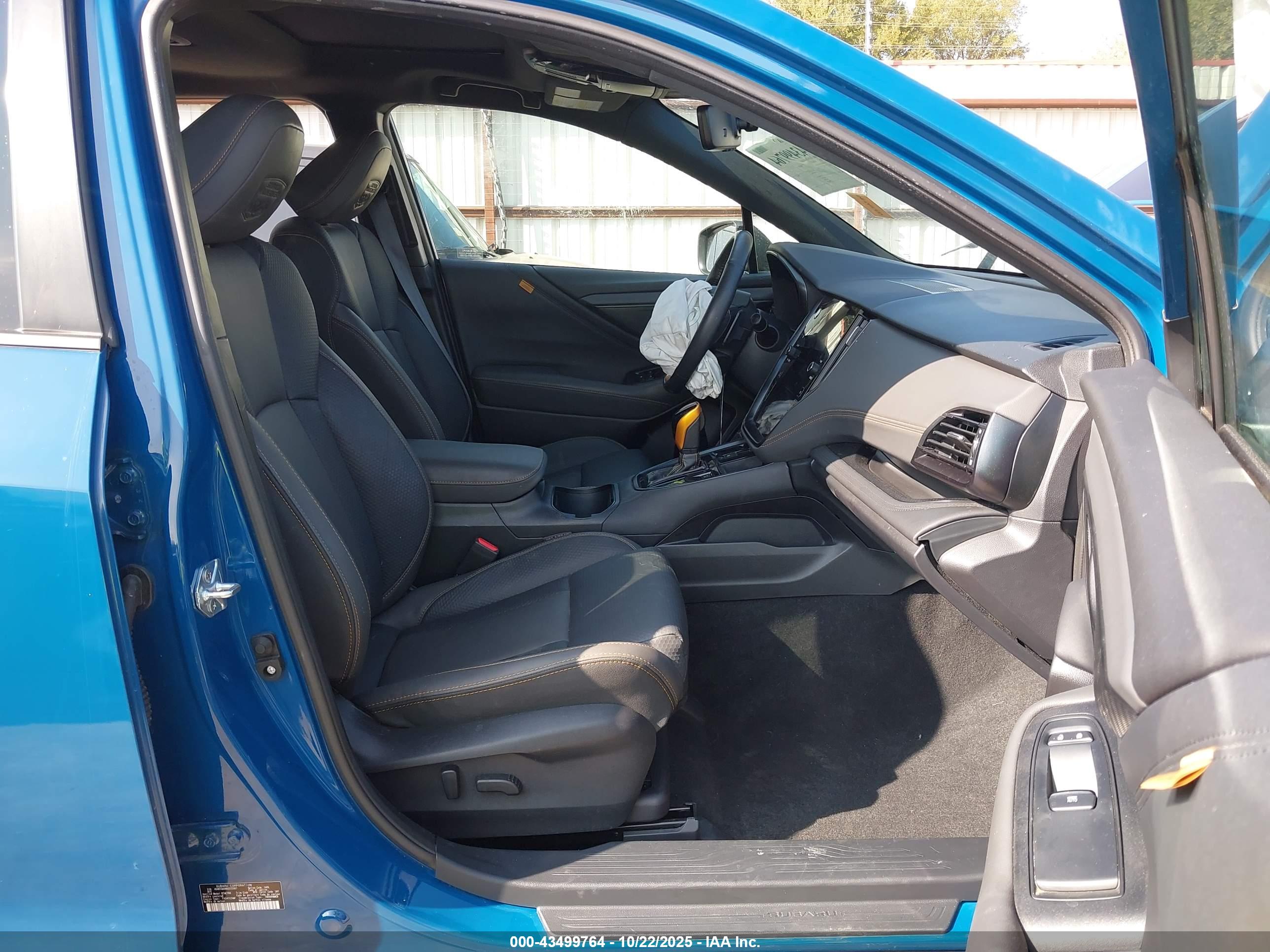 SUBARU OUTBACK image 5
