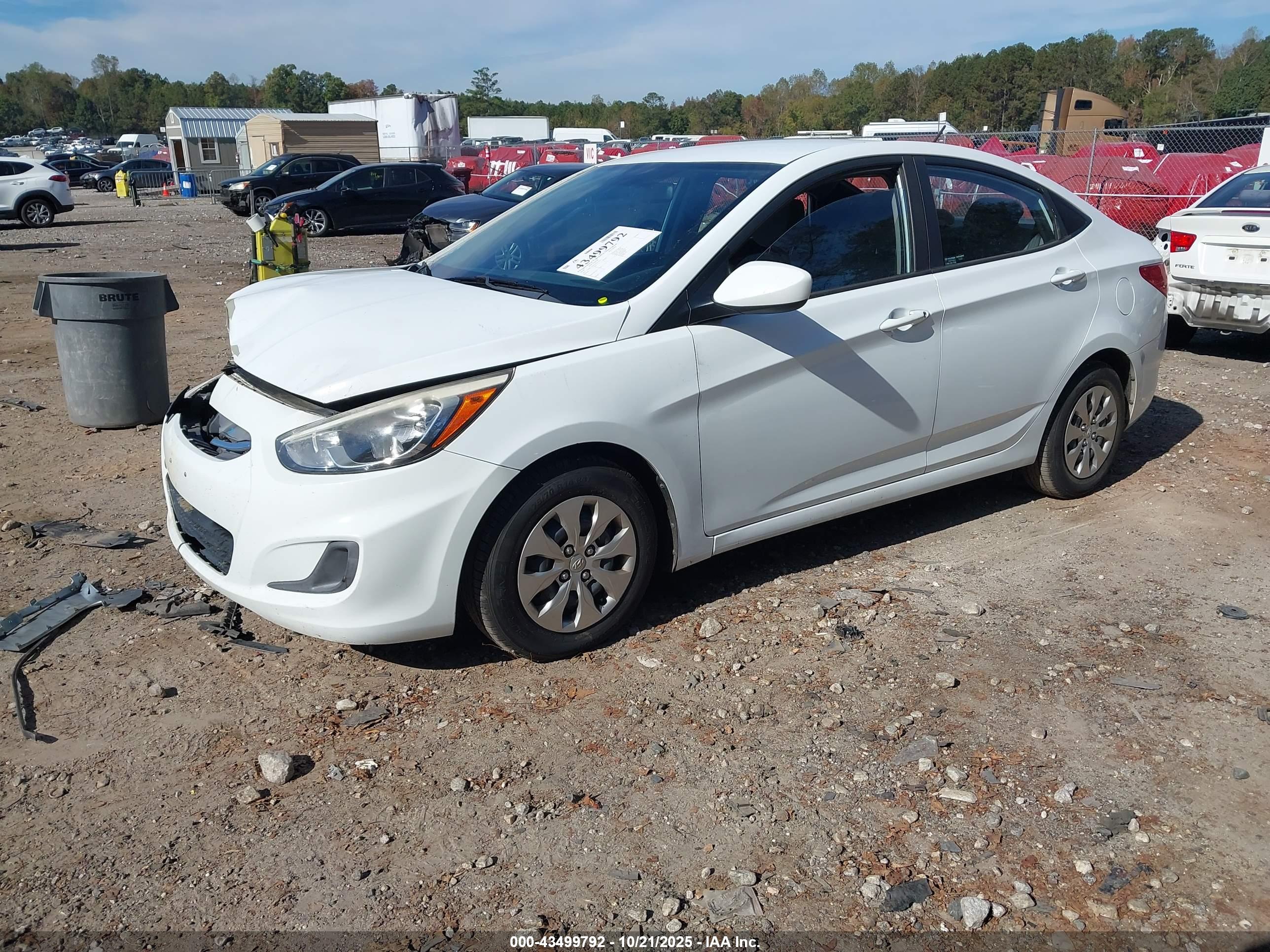 HYUNDAI ACCENT image 2