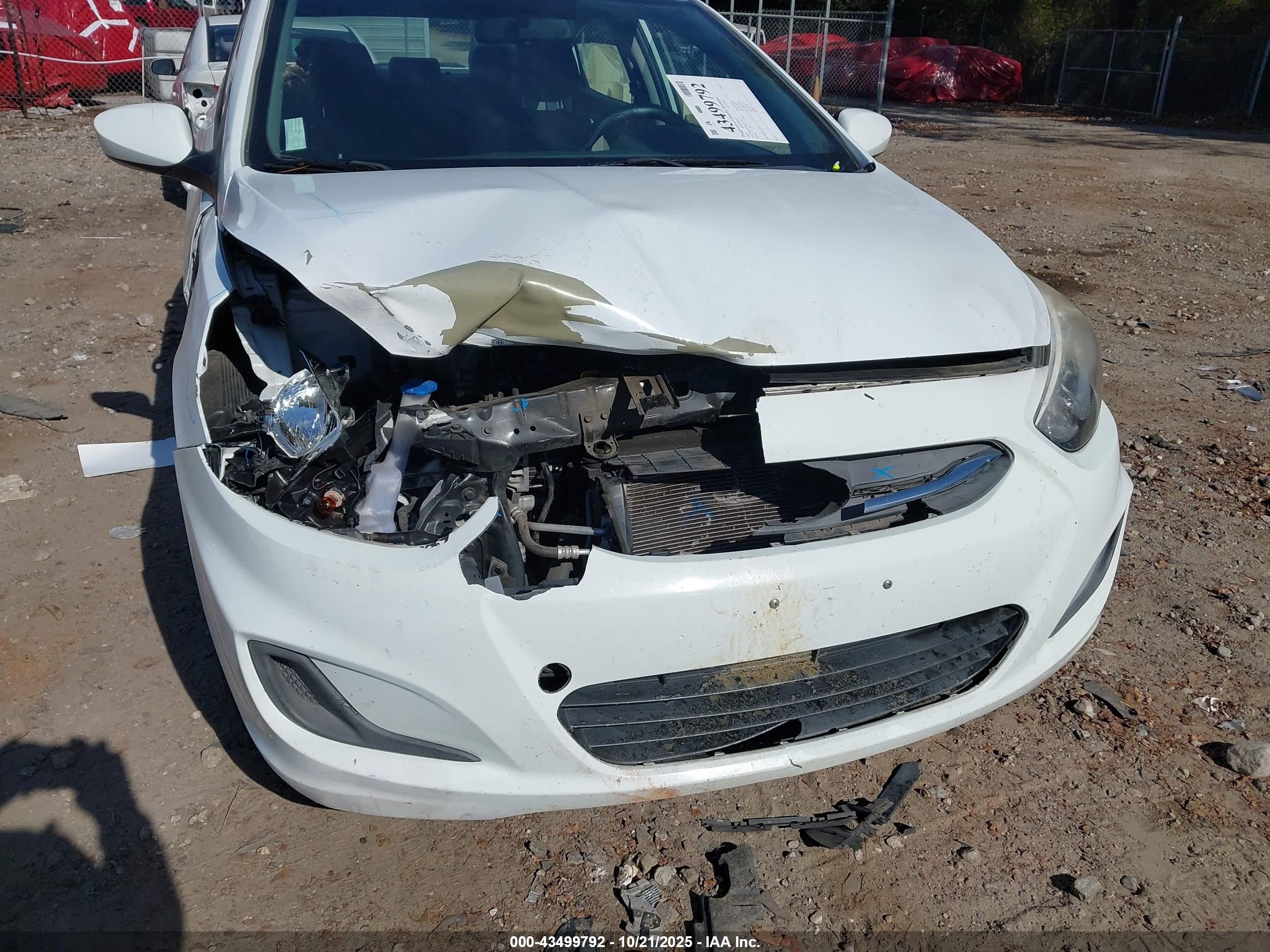 HYUNDAI ACCENT image 6