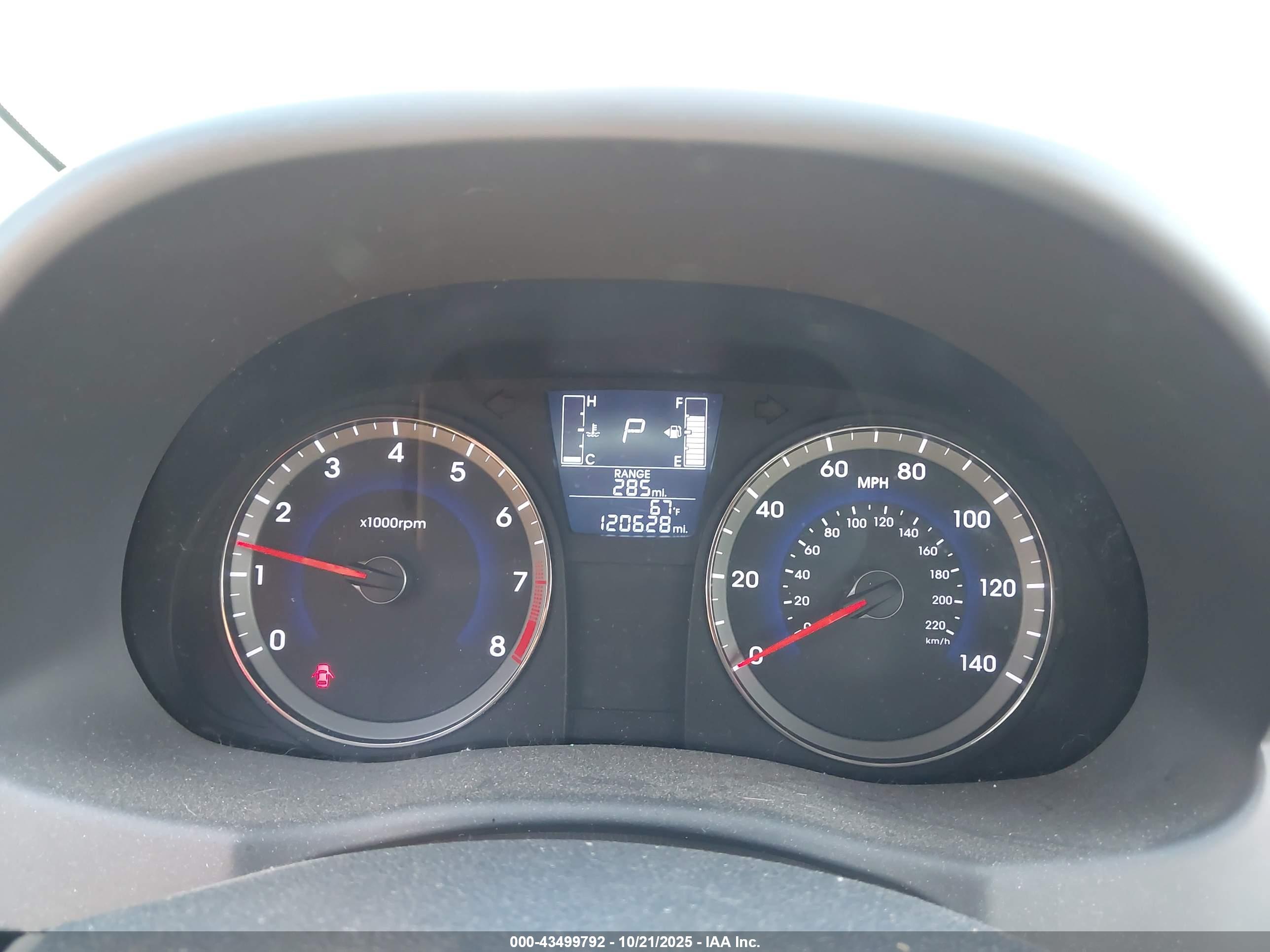HYUNDAI ACCENT image 7
