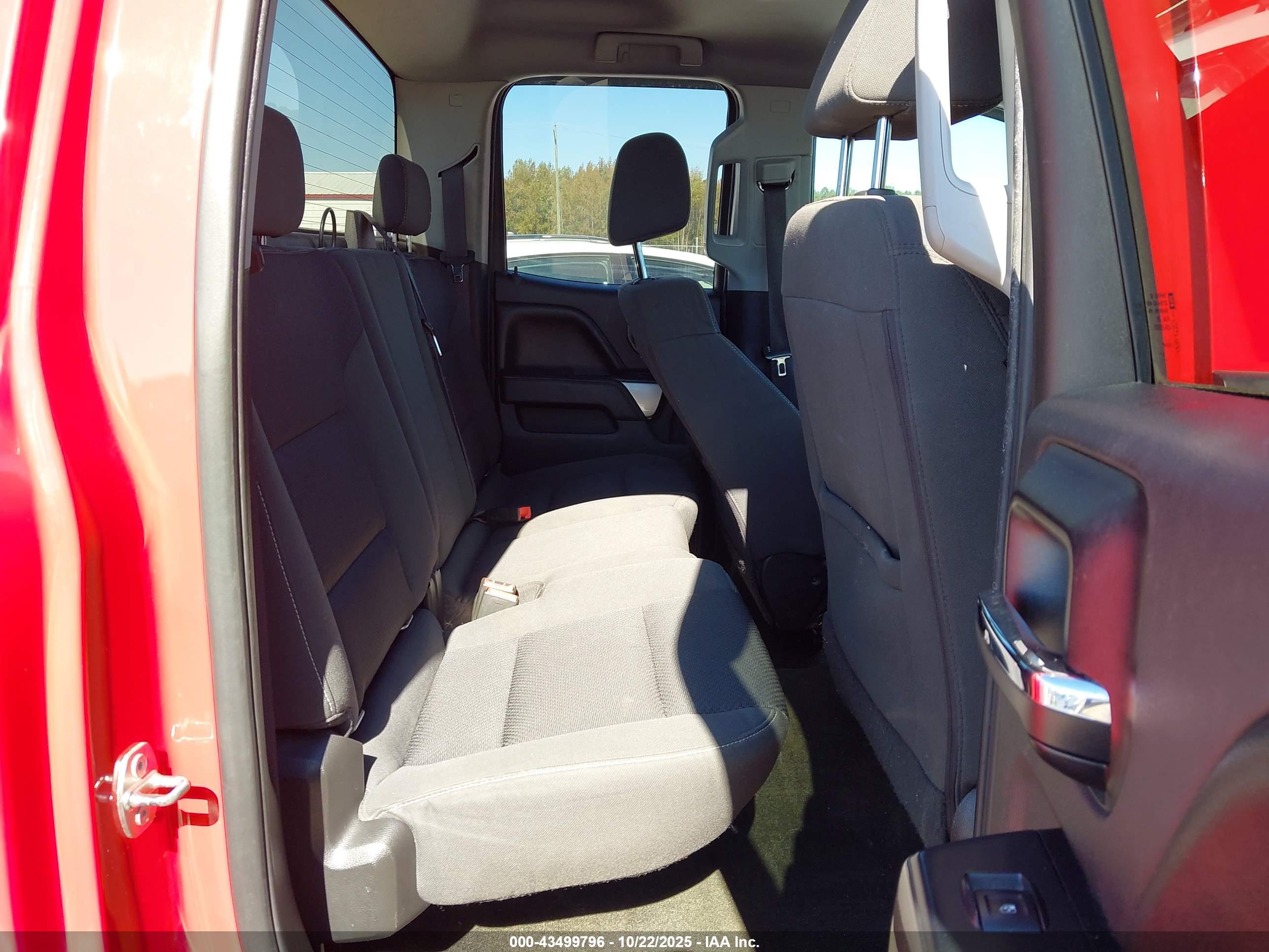 CHEVROLET SILVERADO image 8