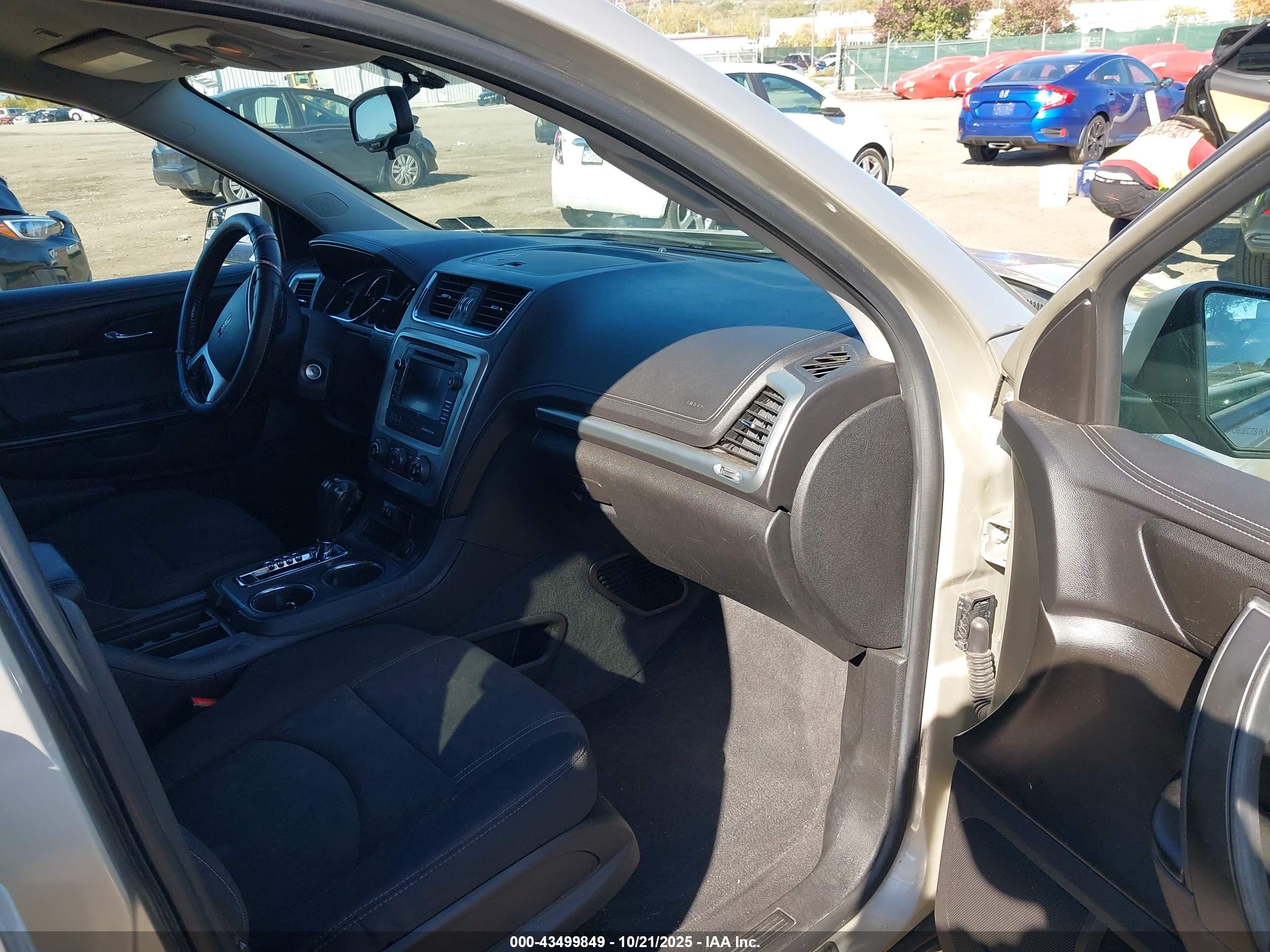 GMC ACADIA image 5