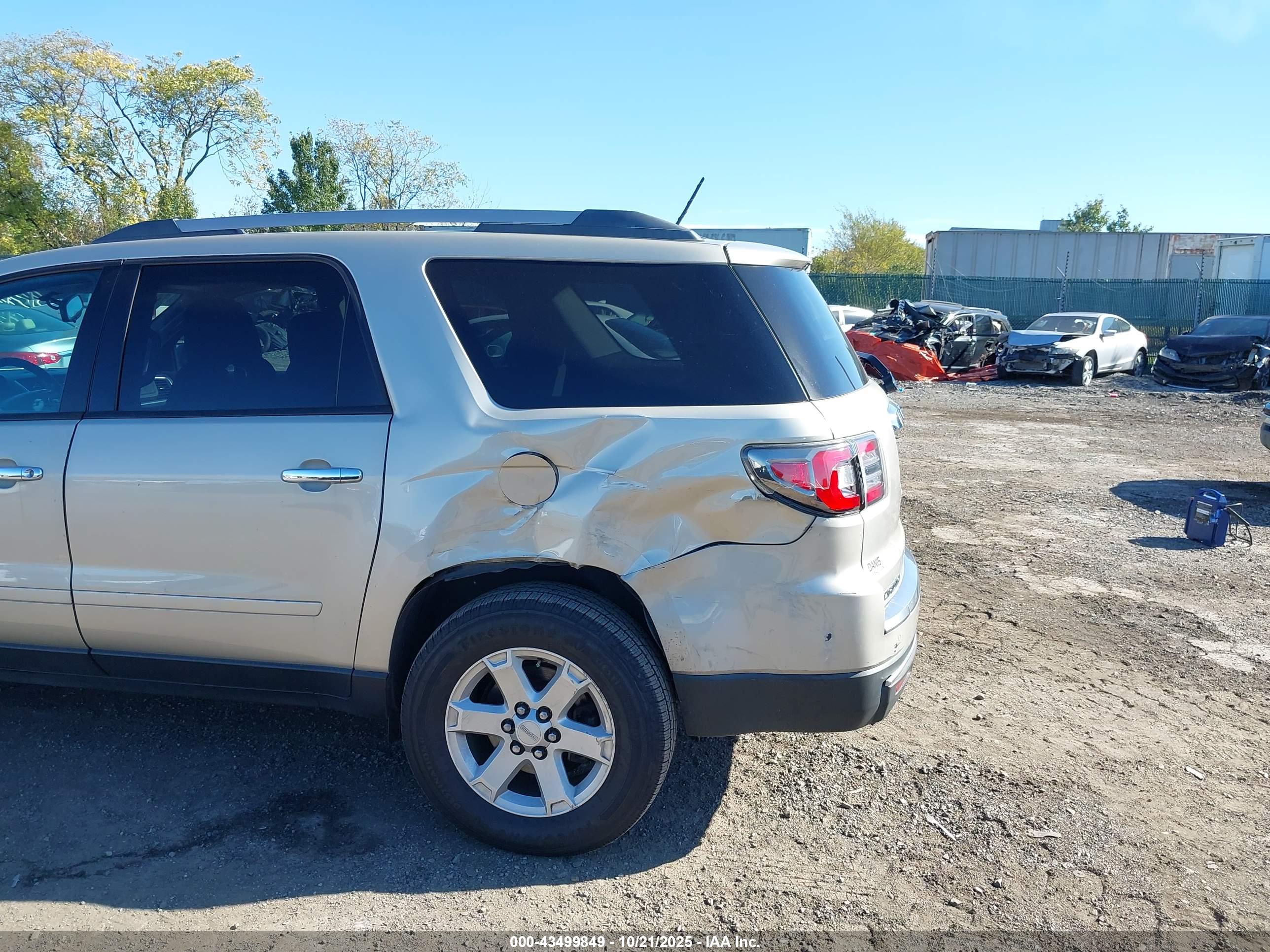 GMC ACADIA image 6