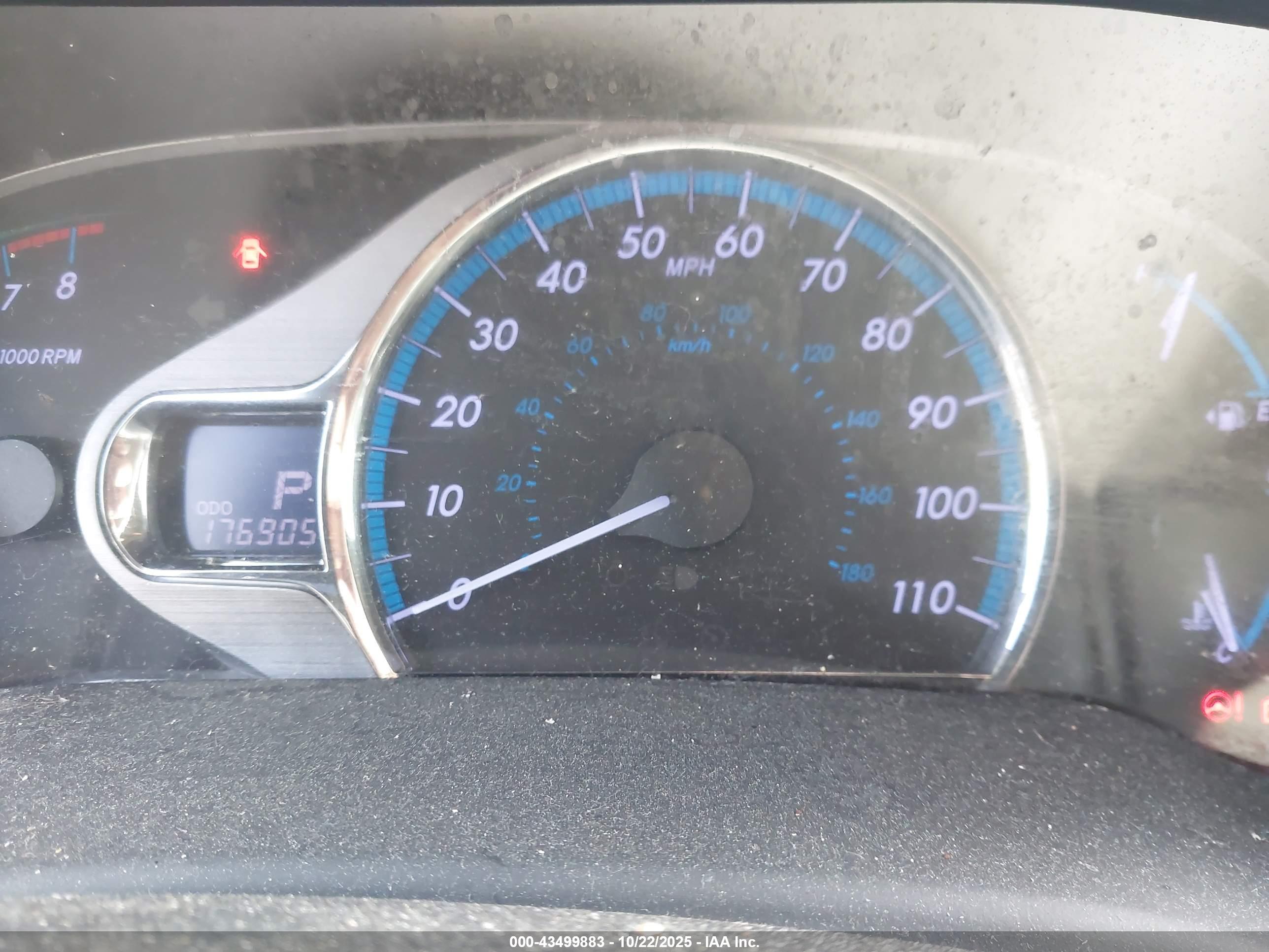 TOYOTA SIENNA image 7