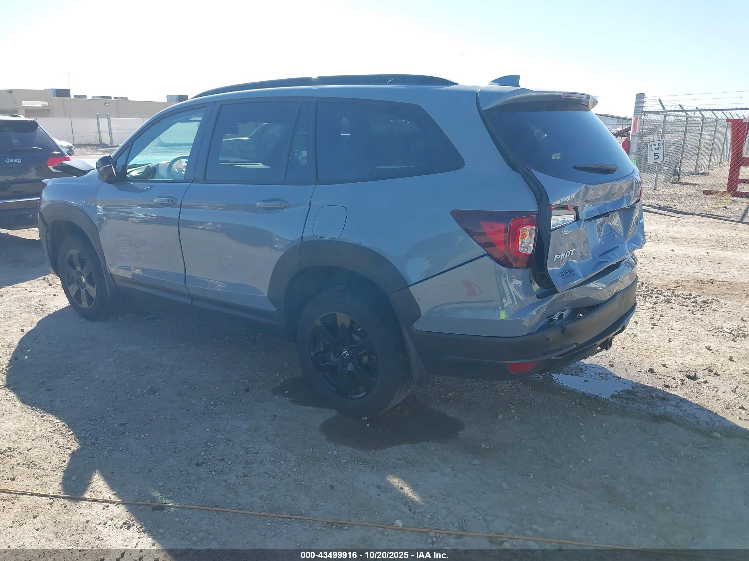 HONDA PILOT image 3
