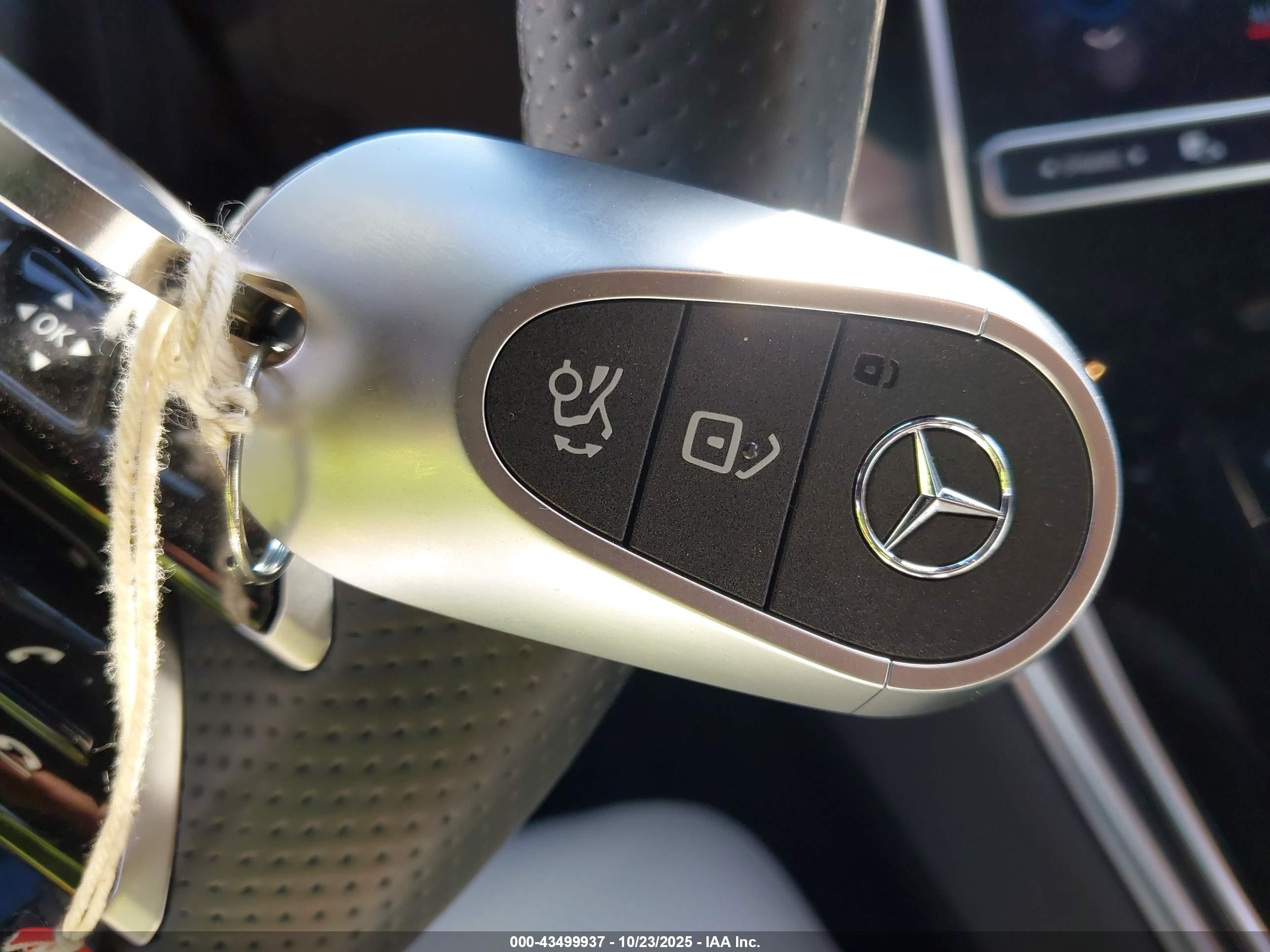 MERCEDES-BENZ GLC image 11