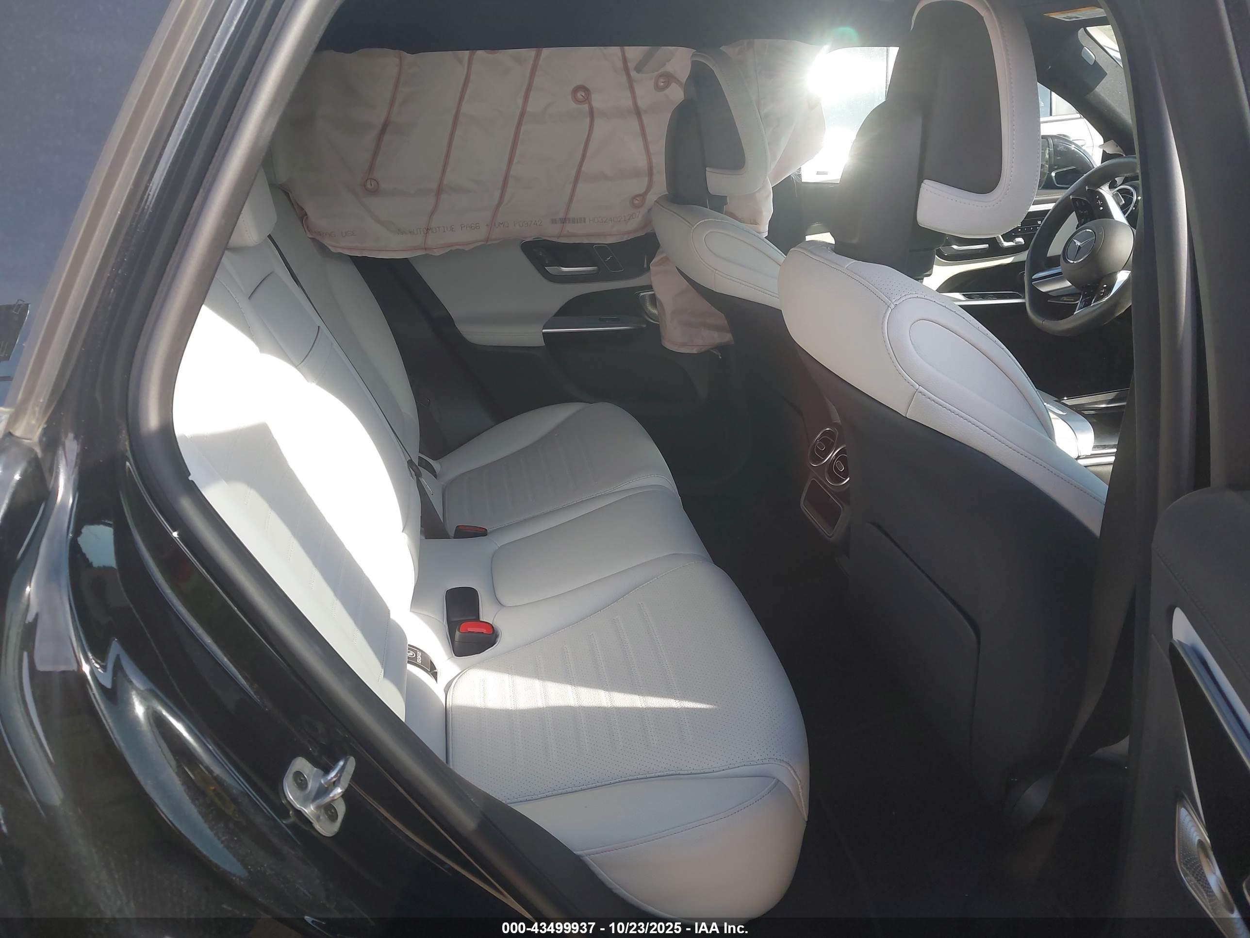 MERCEDES-BENZ GLC image 8