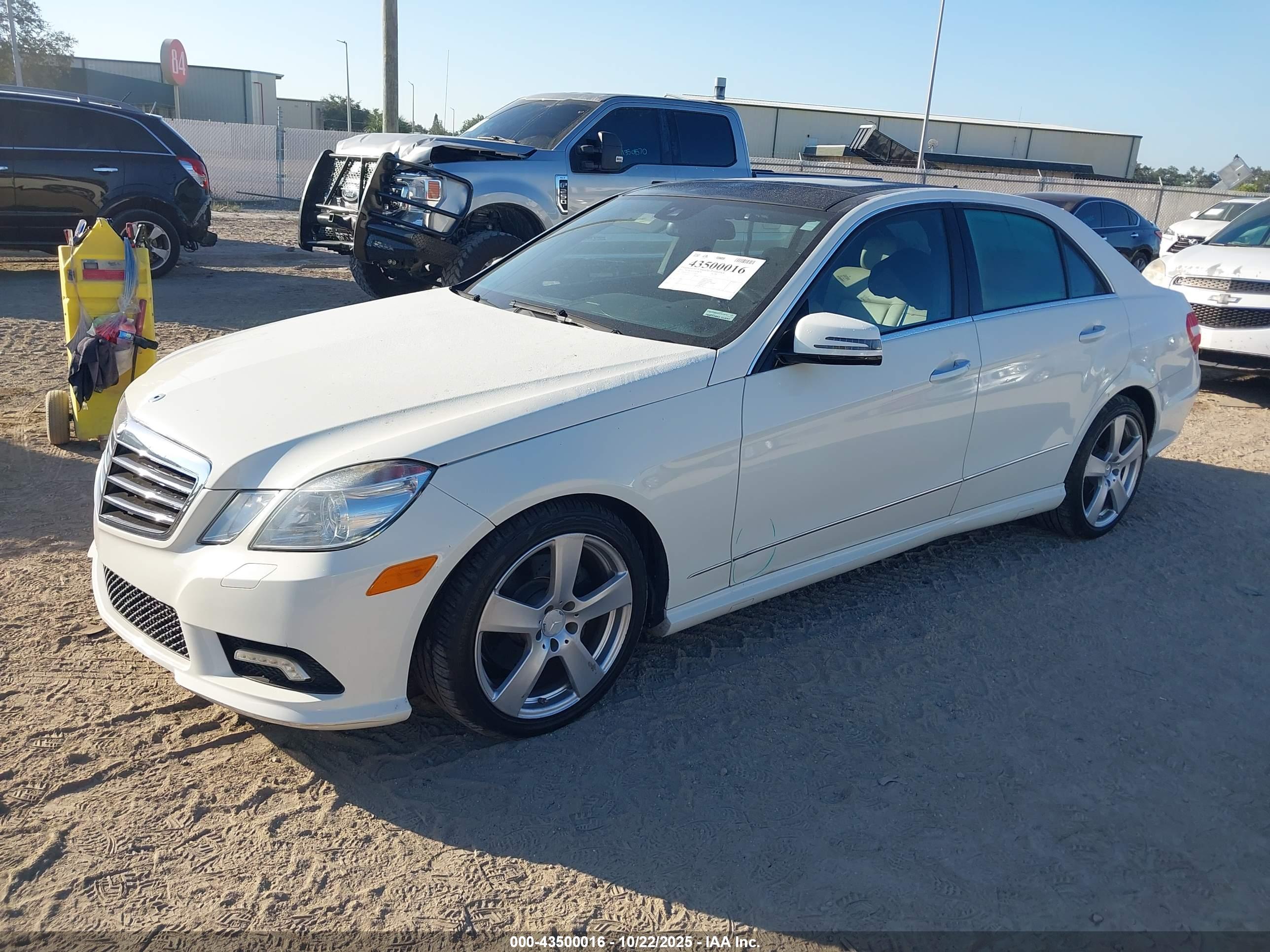 MERCEDES-BENZ E image 2