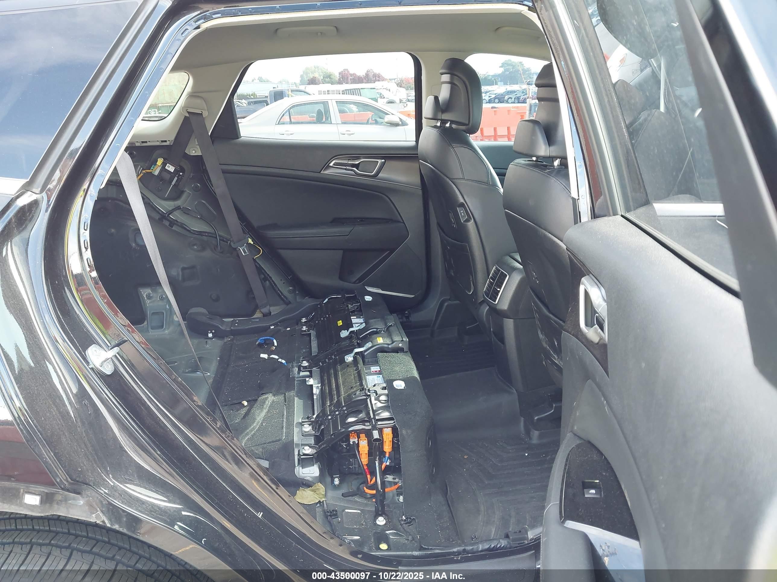 KIA SPORTAGE image 8