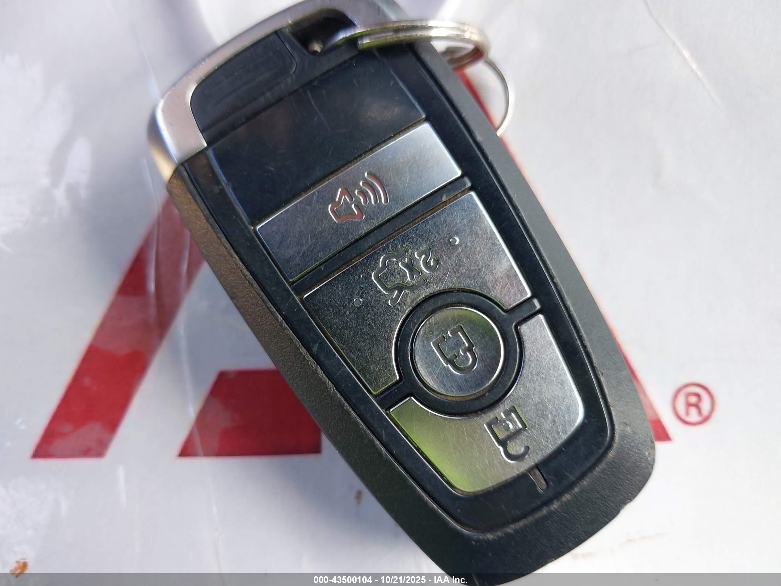 FORD FUSION image 11
