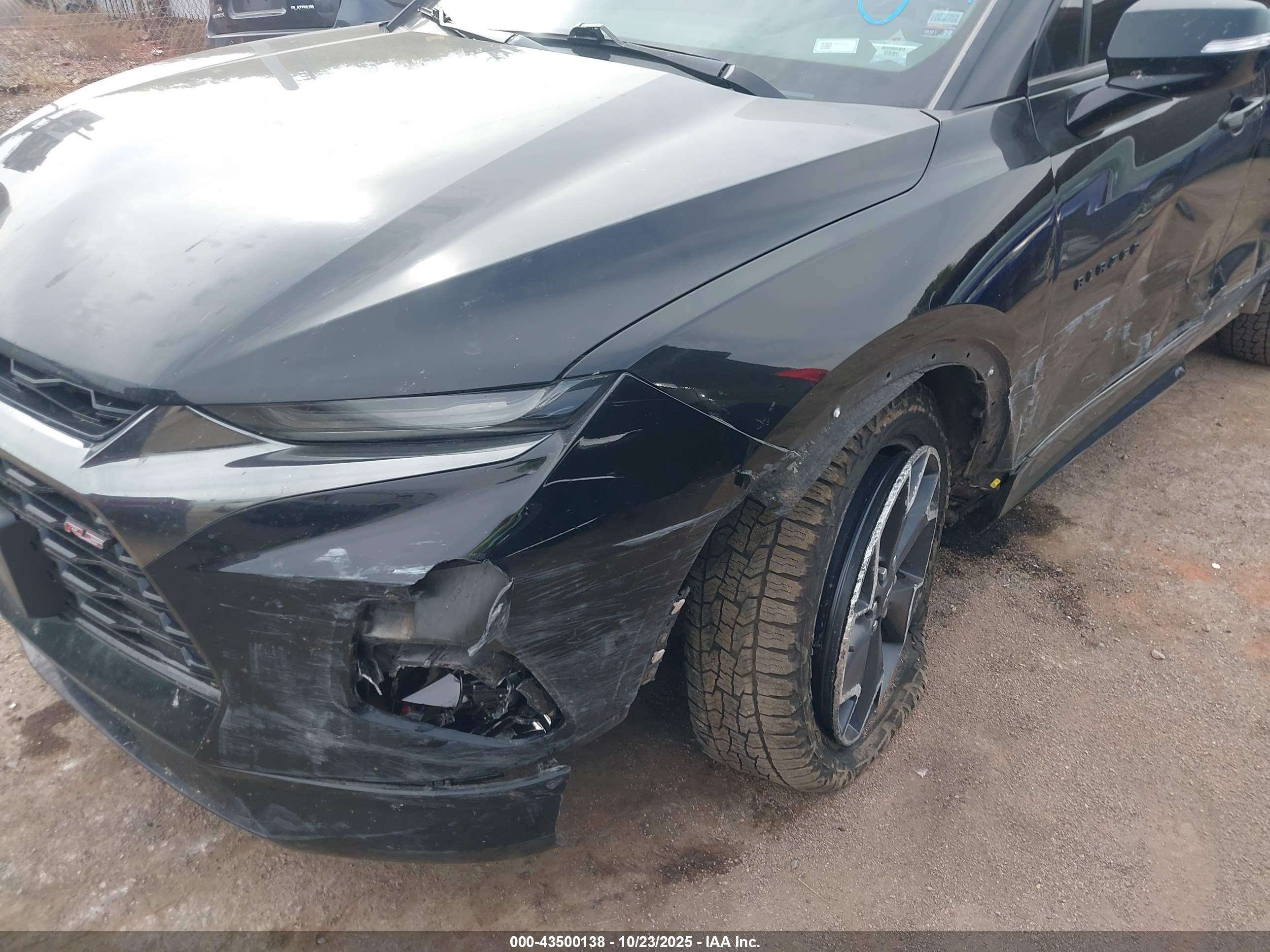 CHEVROLET BLAZER image 6