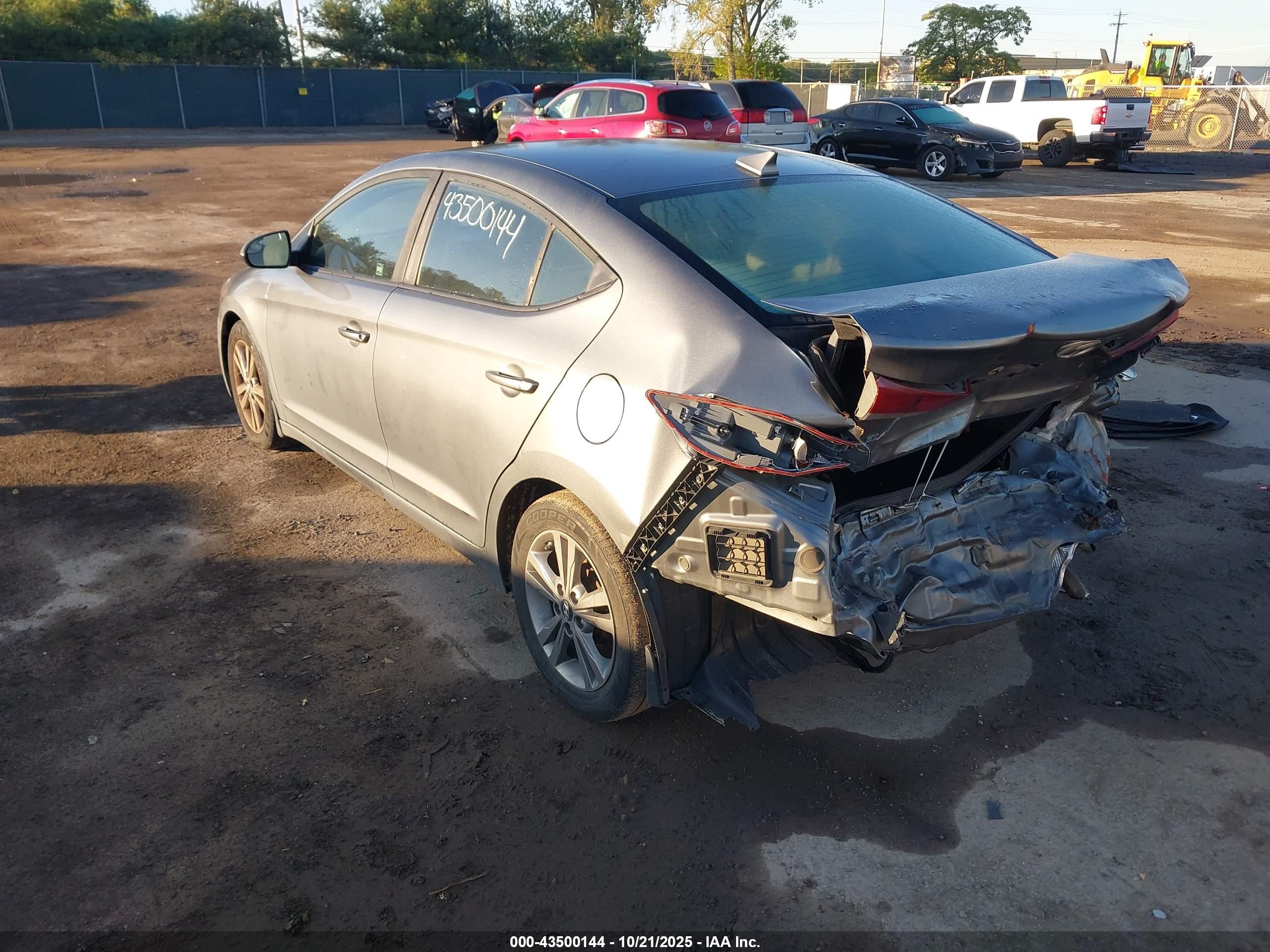 HYUNDAI ELANTRA image 3