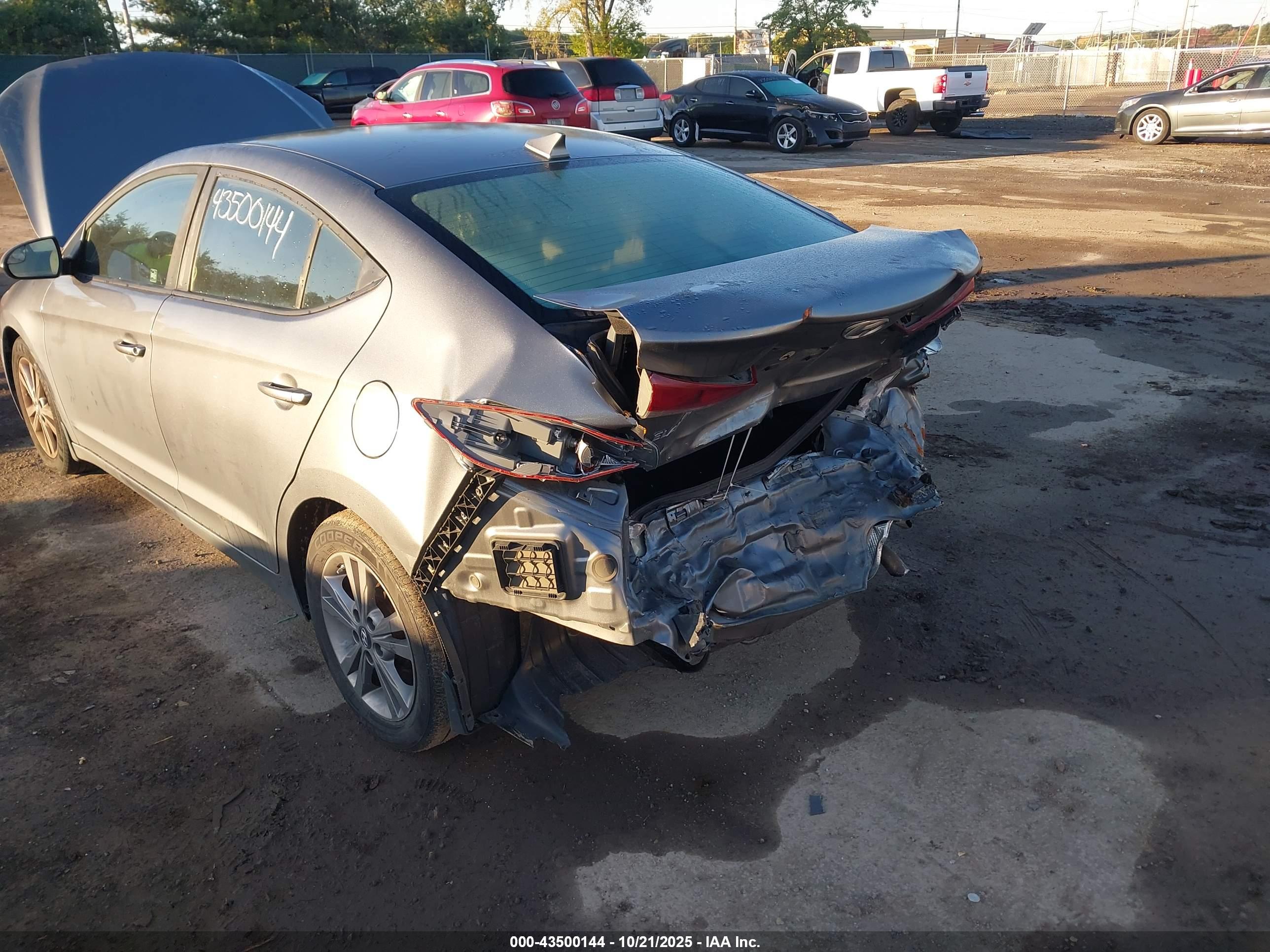HYUNDAI ELANTRA image 6