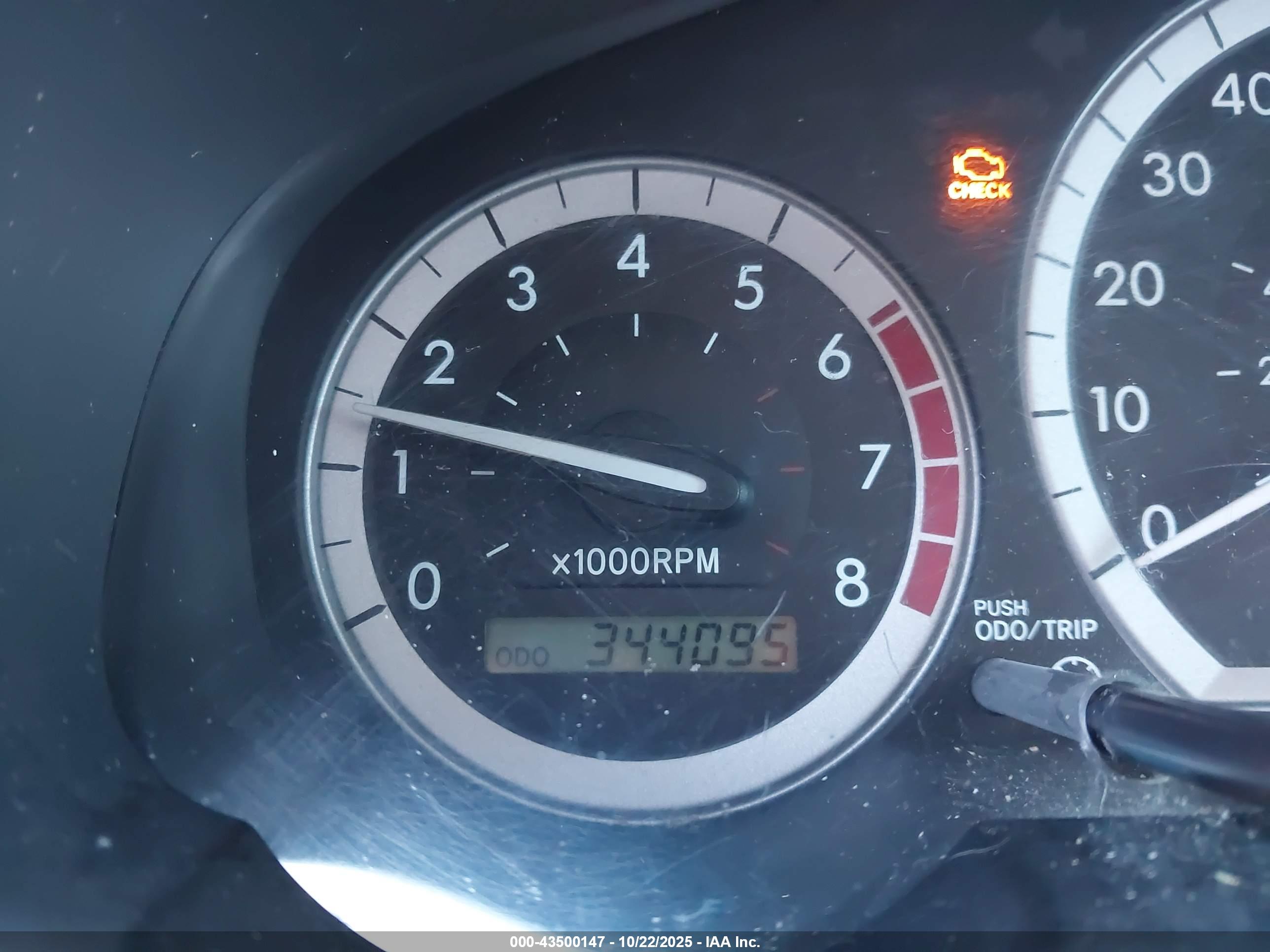 TOYOTA SIENNA image 7