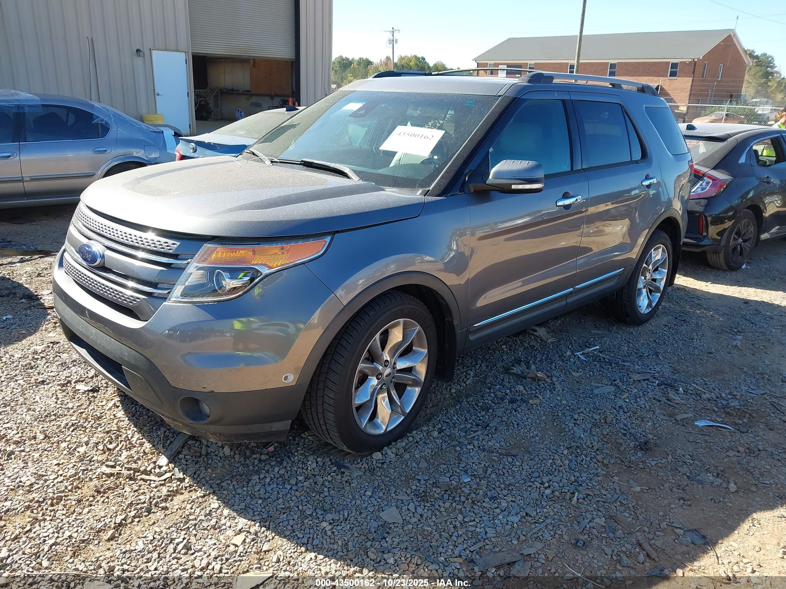 FORD EXPLORER image 2