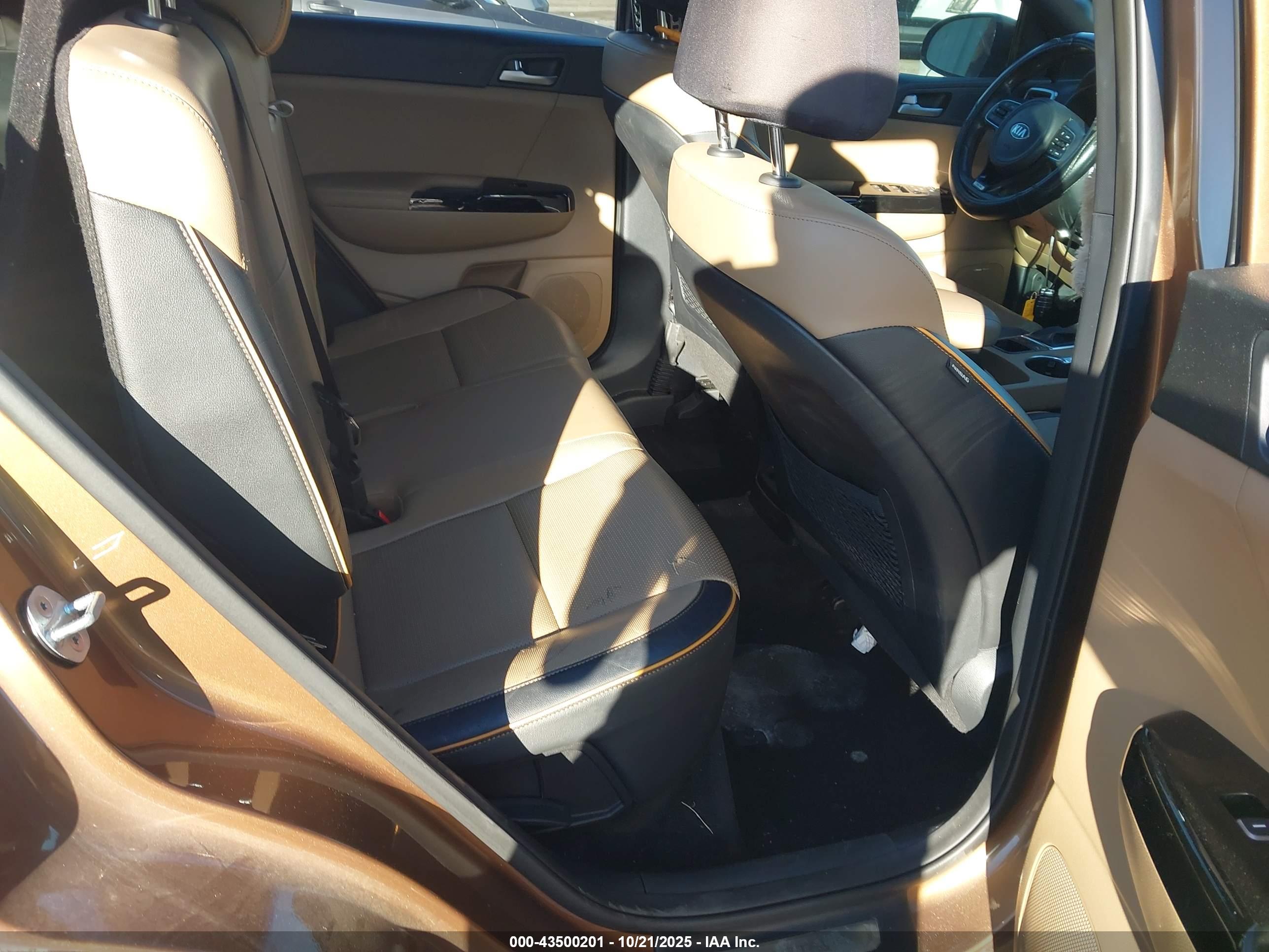 KIA SPORTAGE image 8