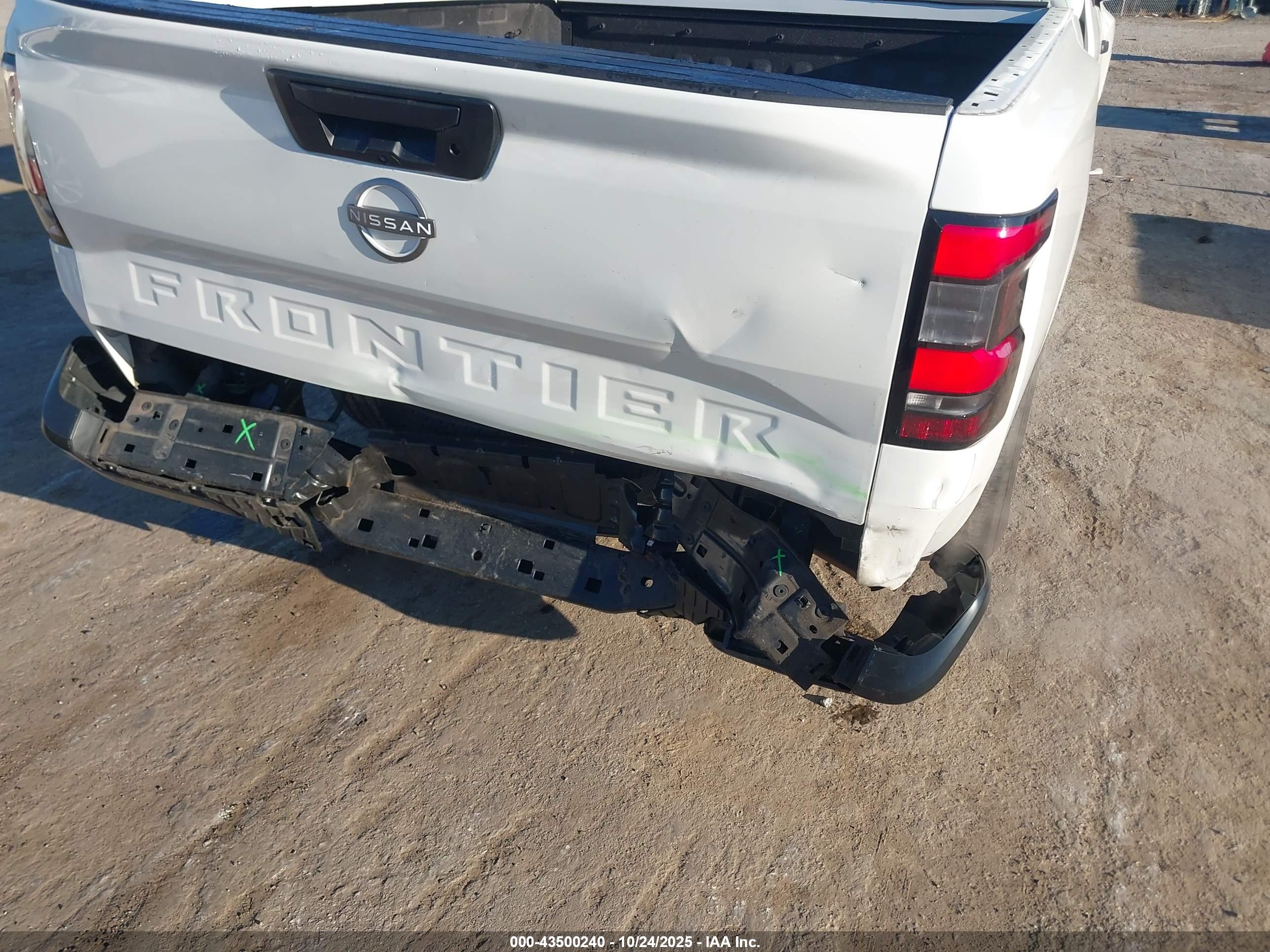 NISSAN FRONTIER image 6