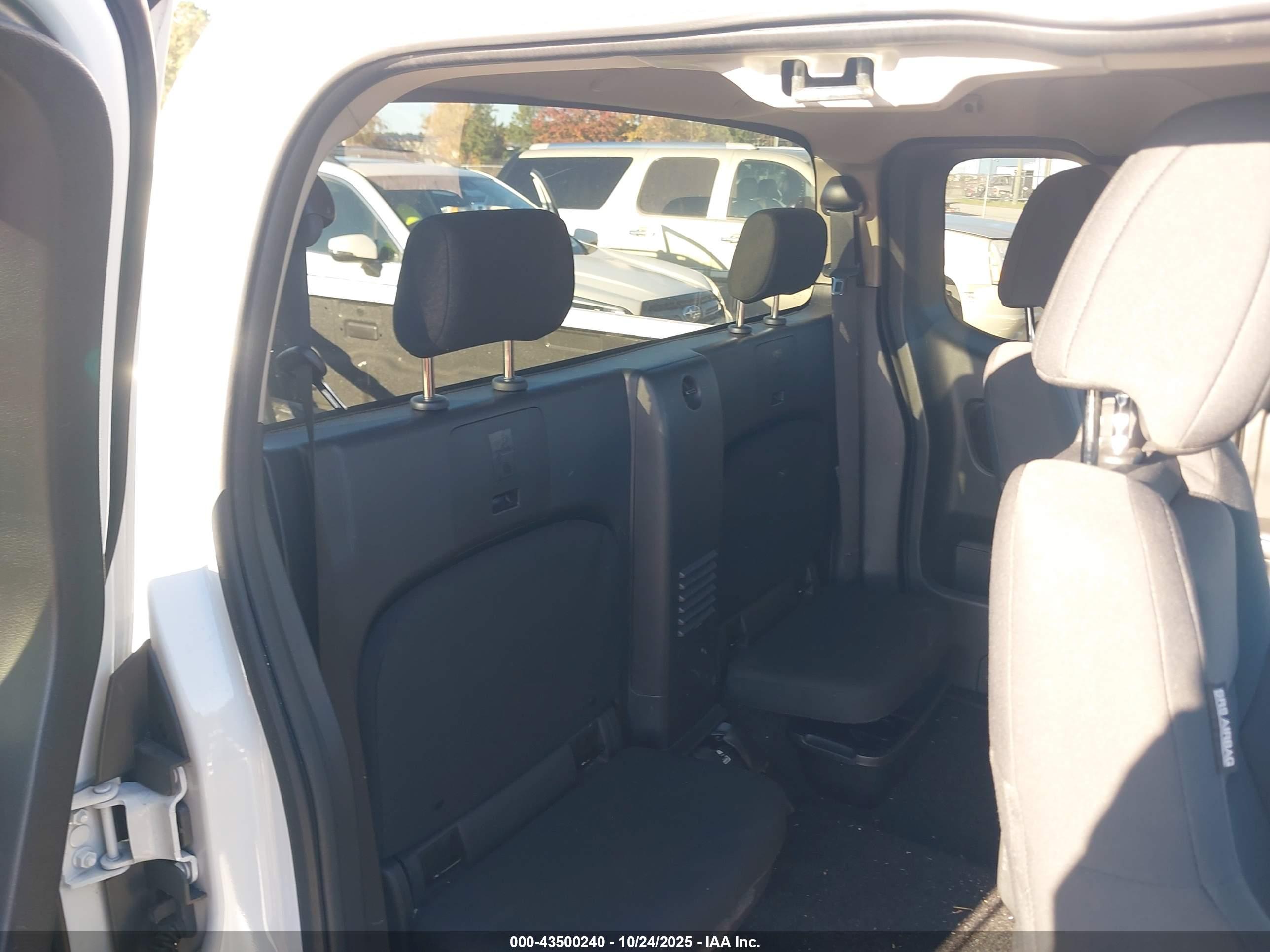 NISSAN FRONTIER image 8