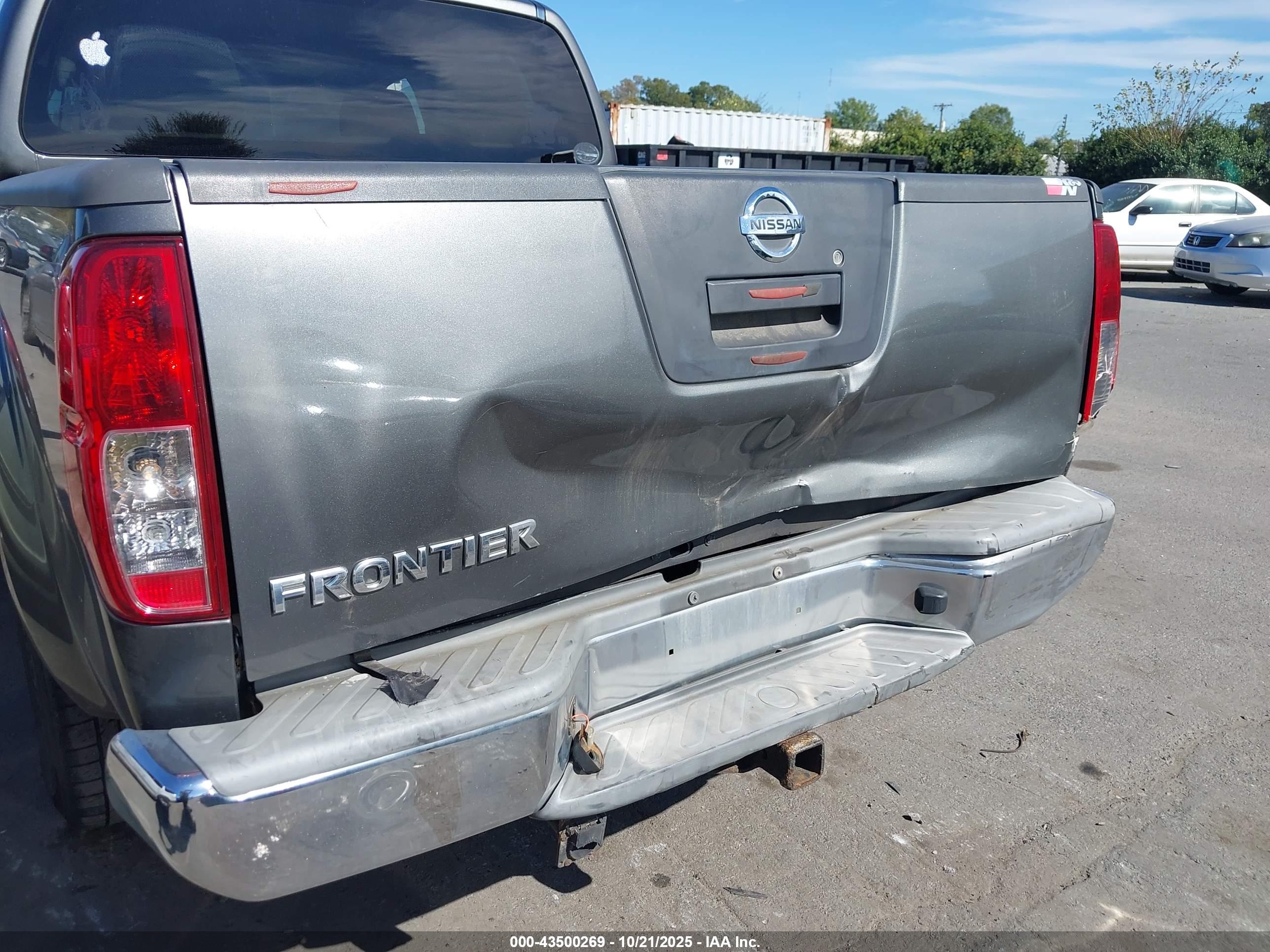 NISSAN FRONTIER image 6