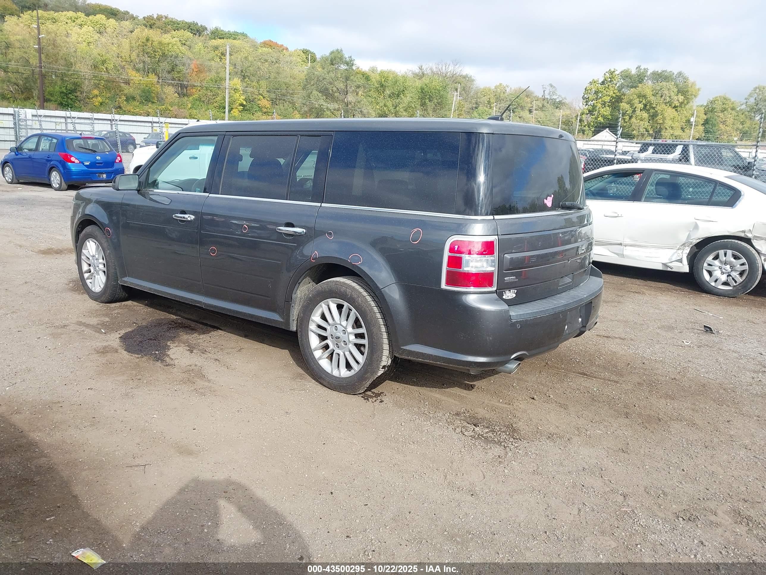 FORD FLEX image 3