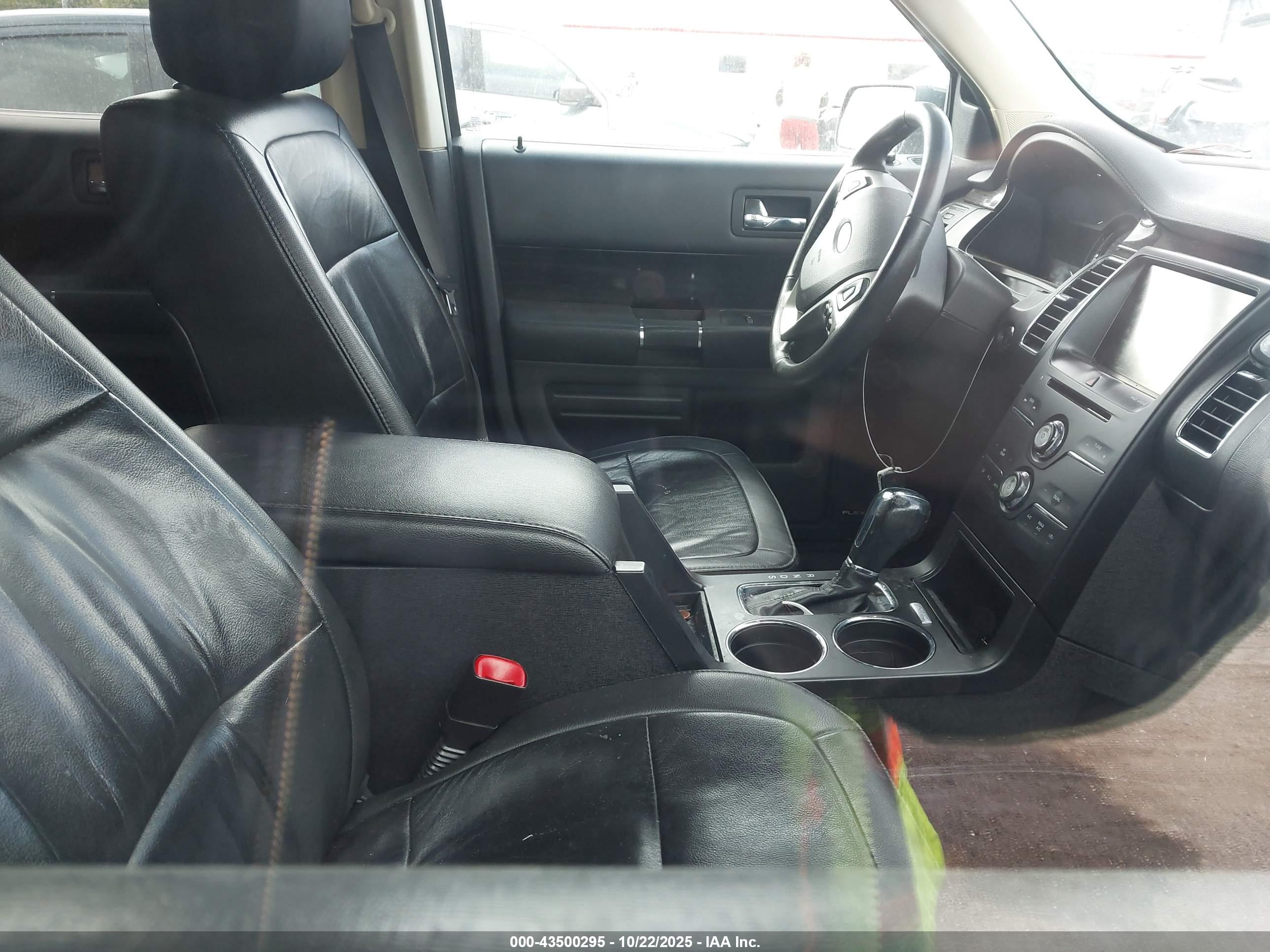 FORD FLEX image 5