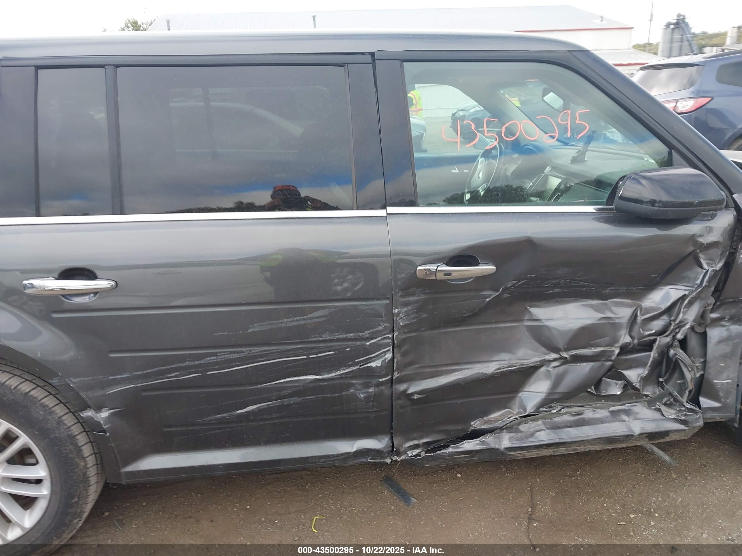 FORD FLEX image 6