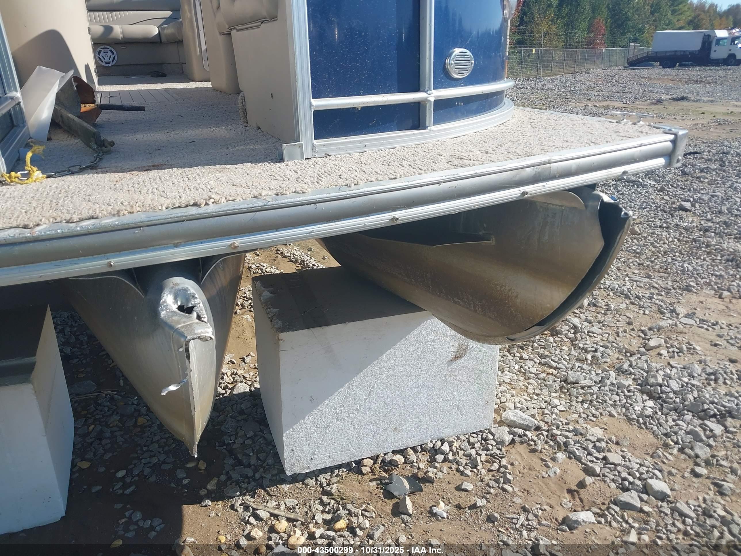 SOUTHBAY PONTOON image 6