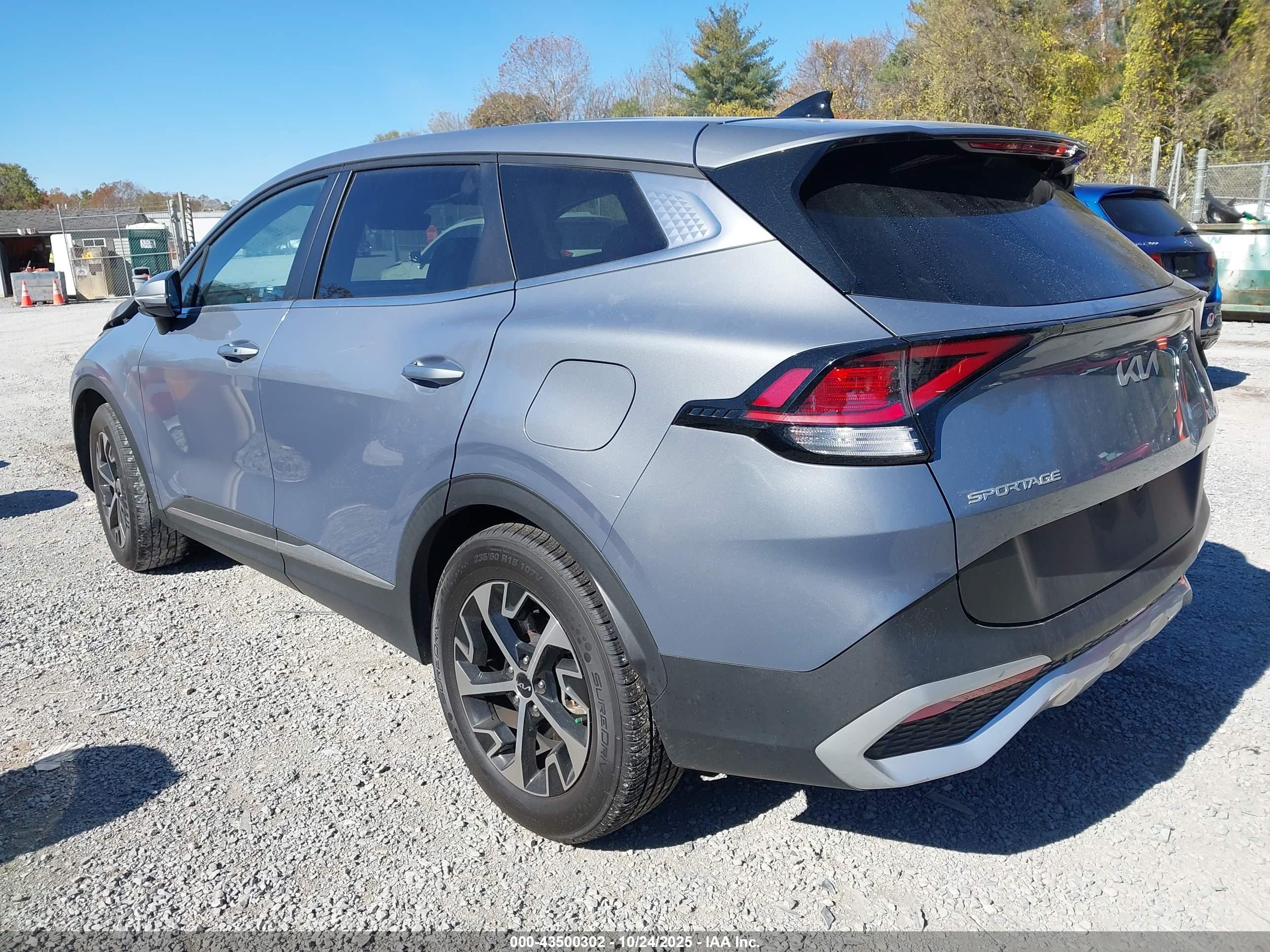 KIA SPORTAGE image 3