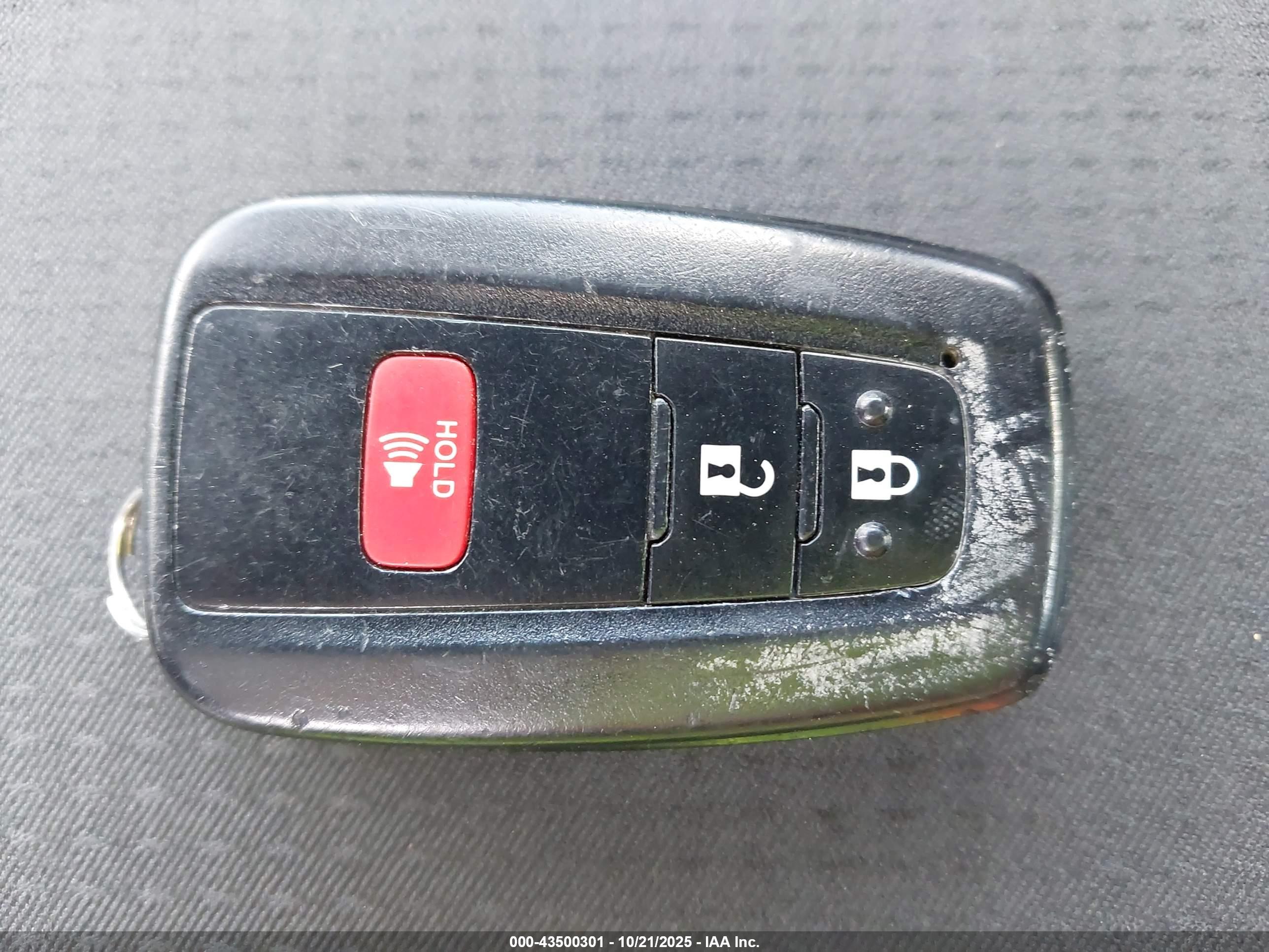 TOYOTA PRIUS image 11