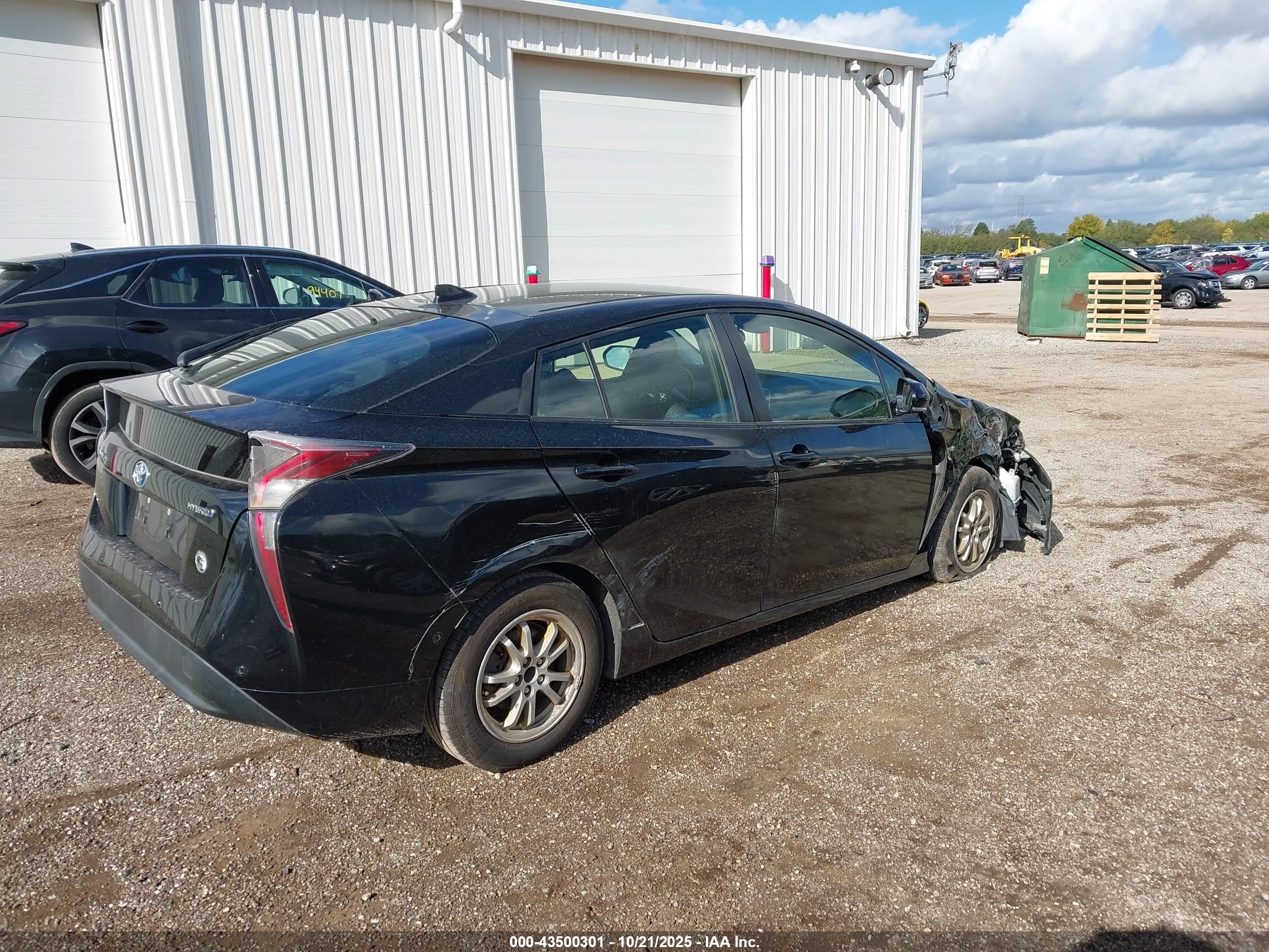 TOYOTA PRIUS image 4