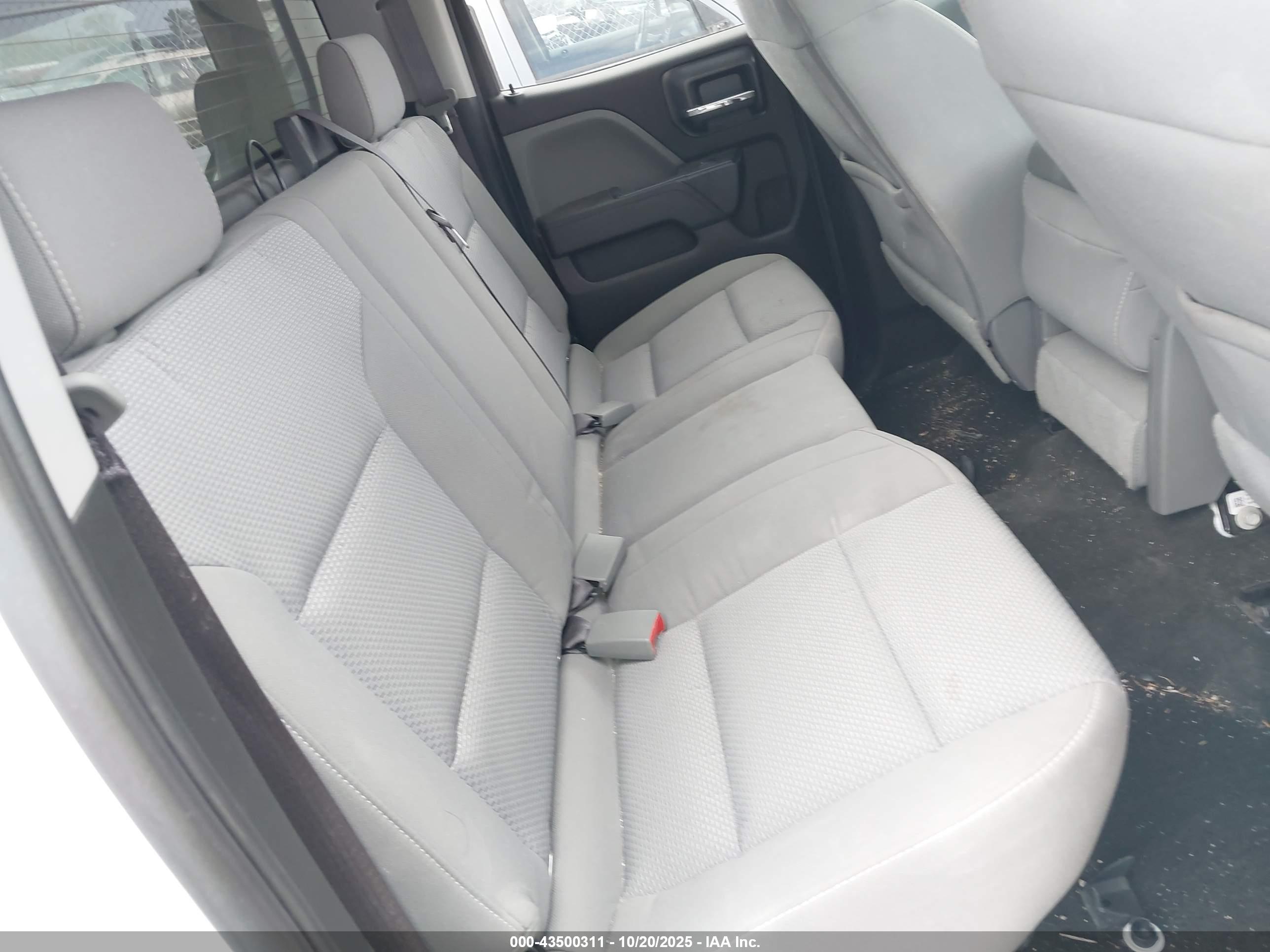 CHEVROLET SILVERADO image 8