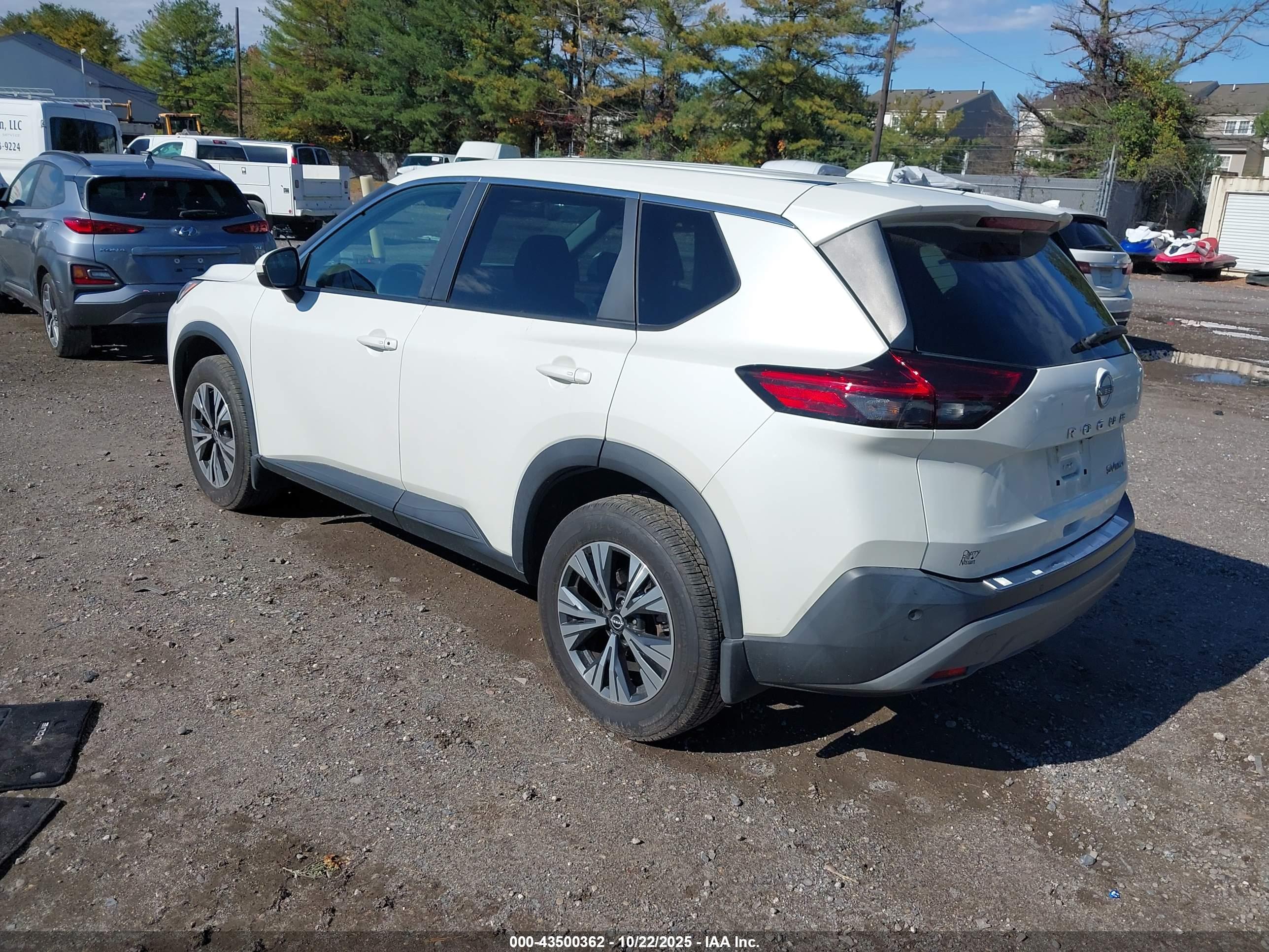 NISSAN ROGUE image 3