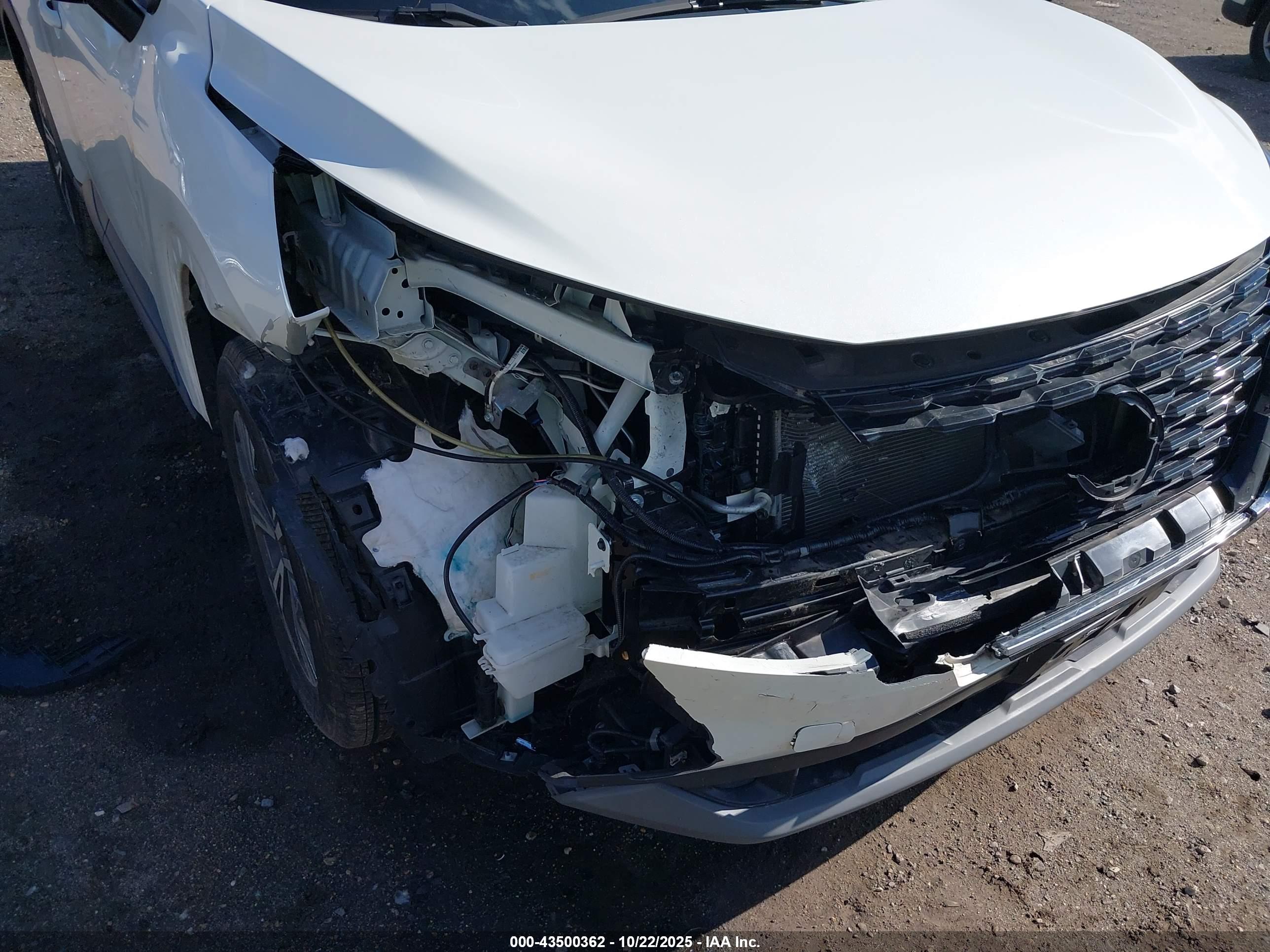 NISSAN ROGUE image 6