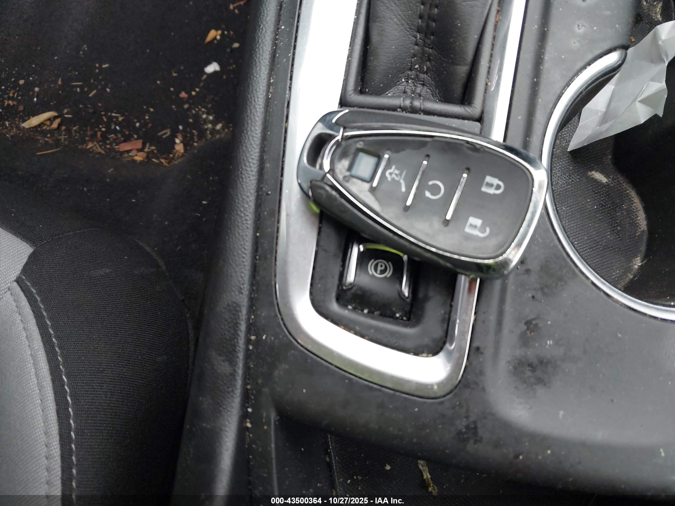 CHEVROLET EQUINOX image 11