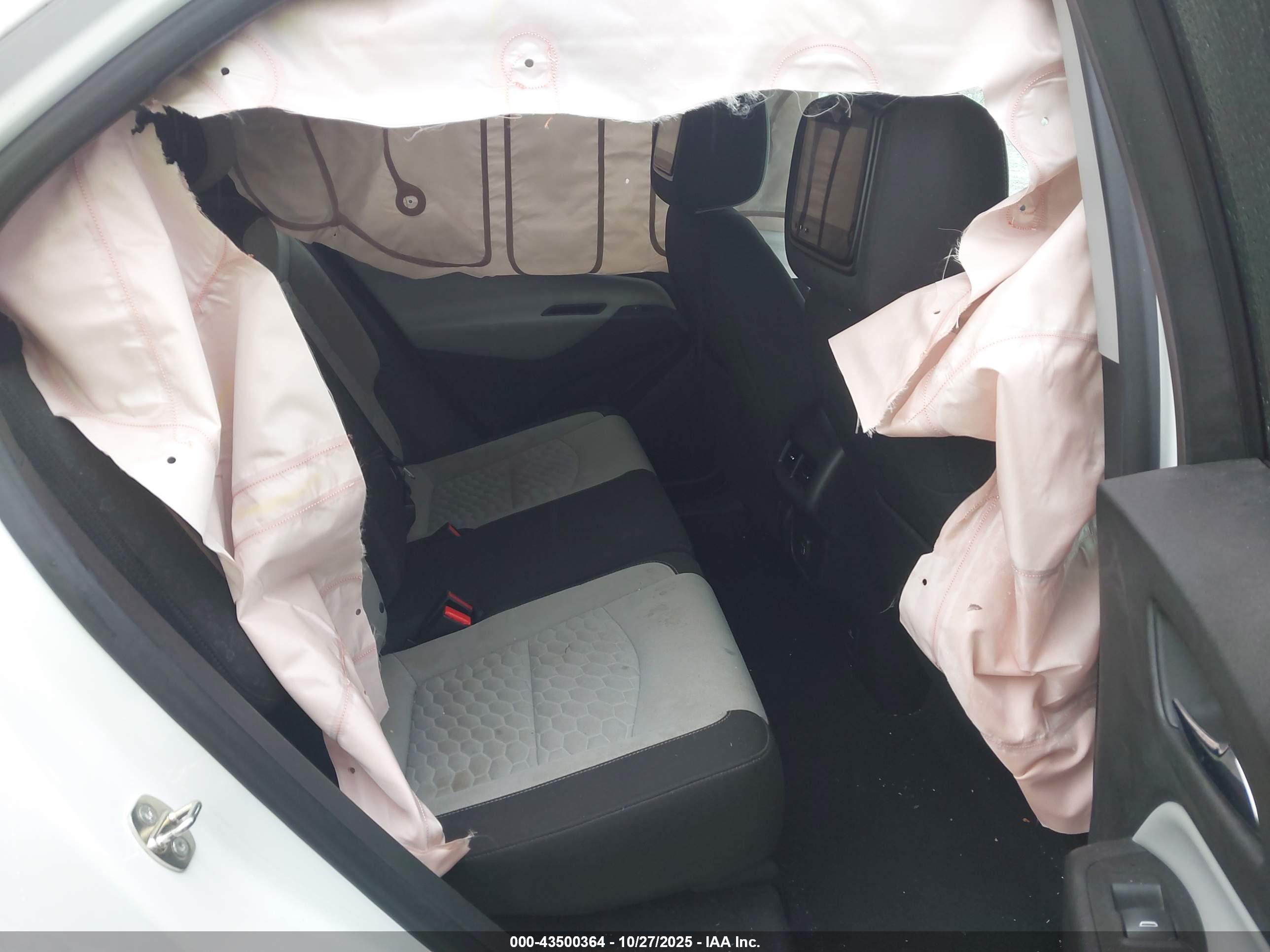 CHEVROLET EQUINOX image 8