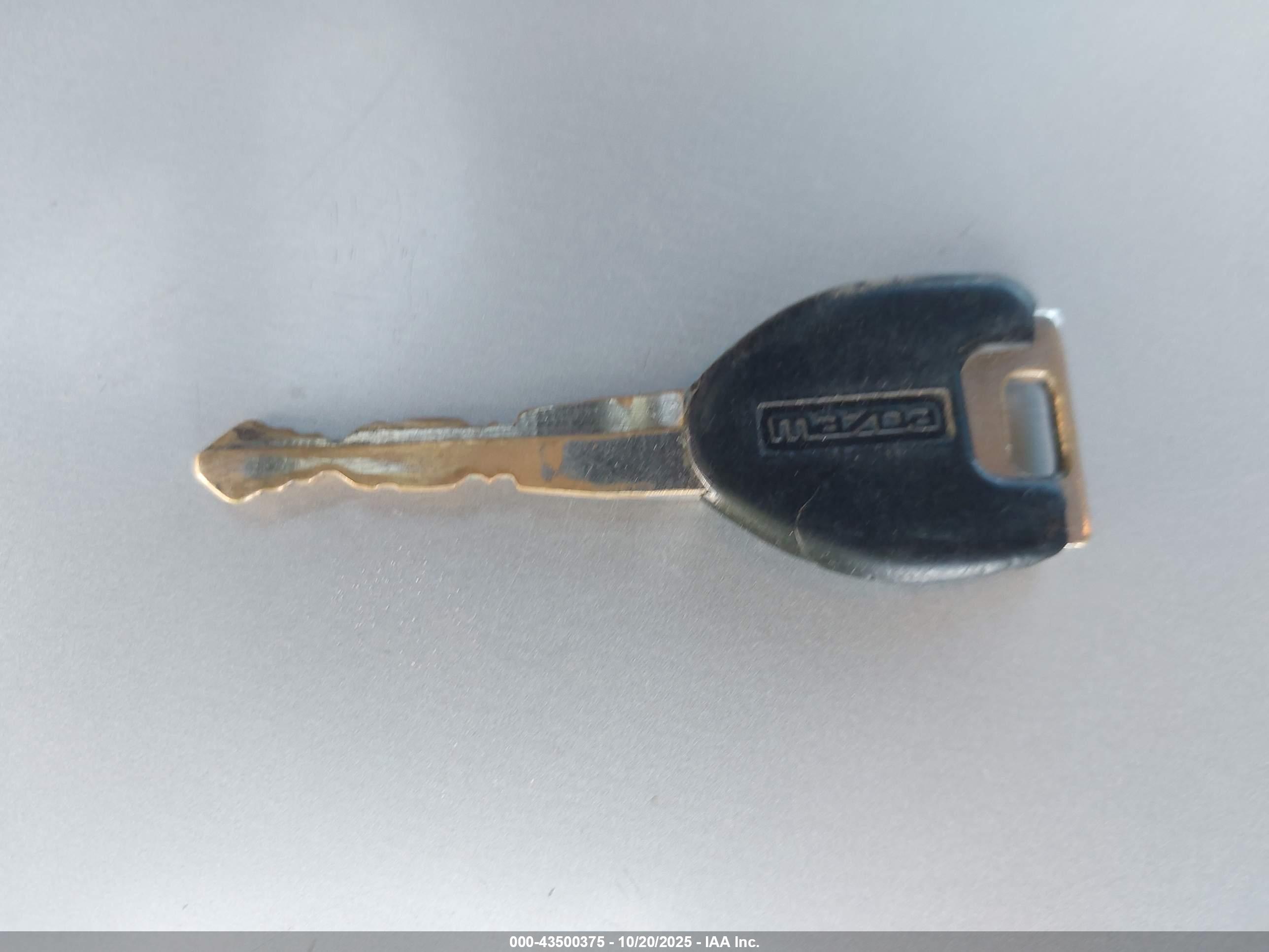 MAZDA B3000 image 11