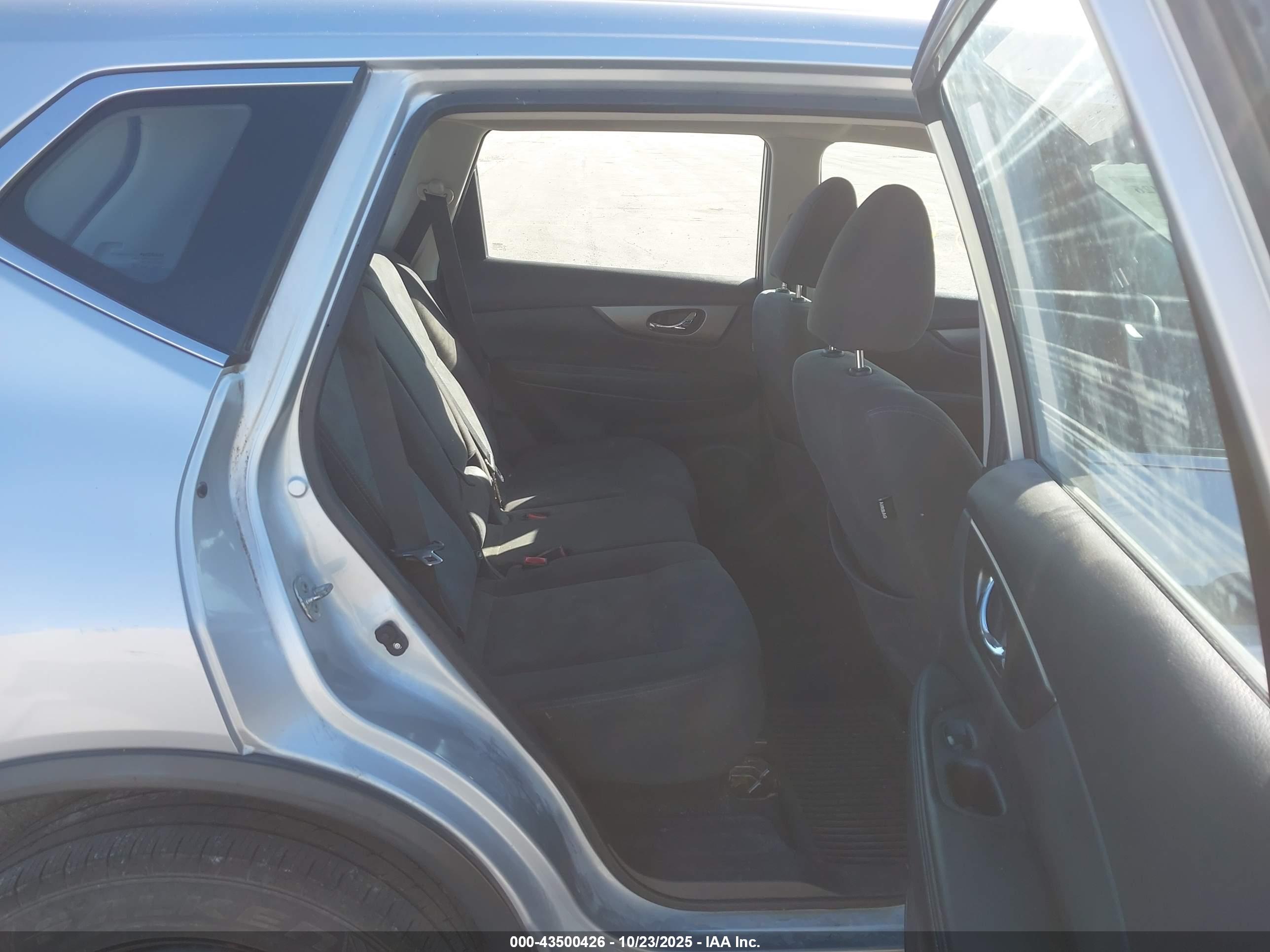 NISSAN ROGUE image 8