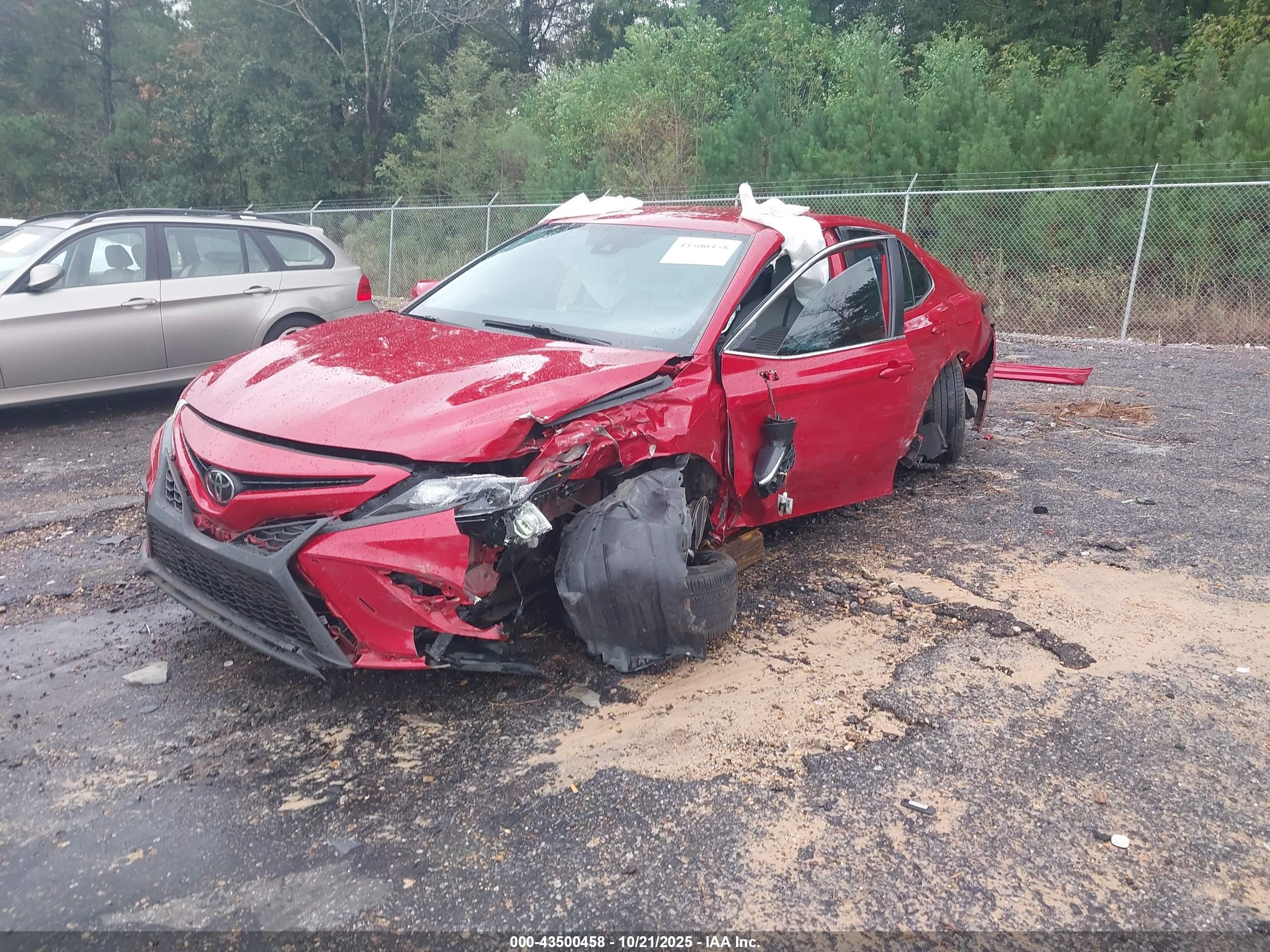TOYOTA CAMRY image 2