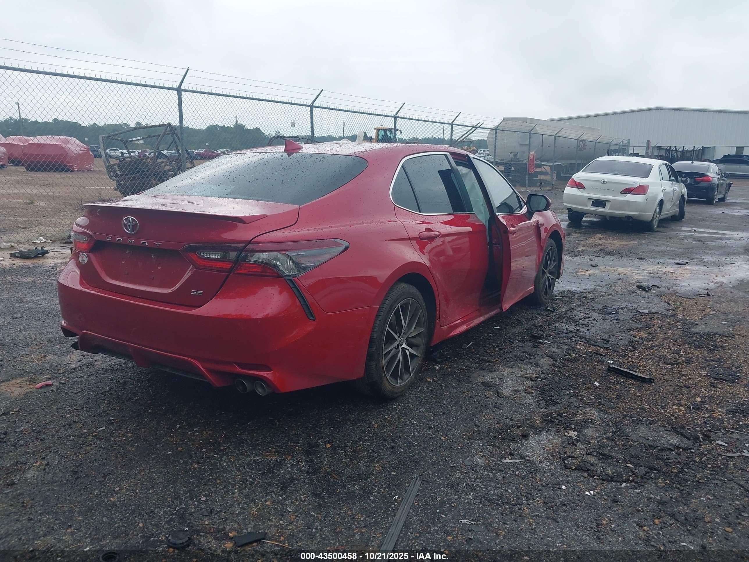 TOYOTA CAMRY image 4