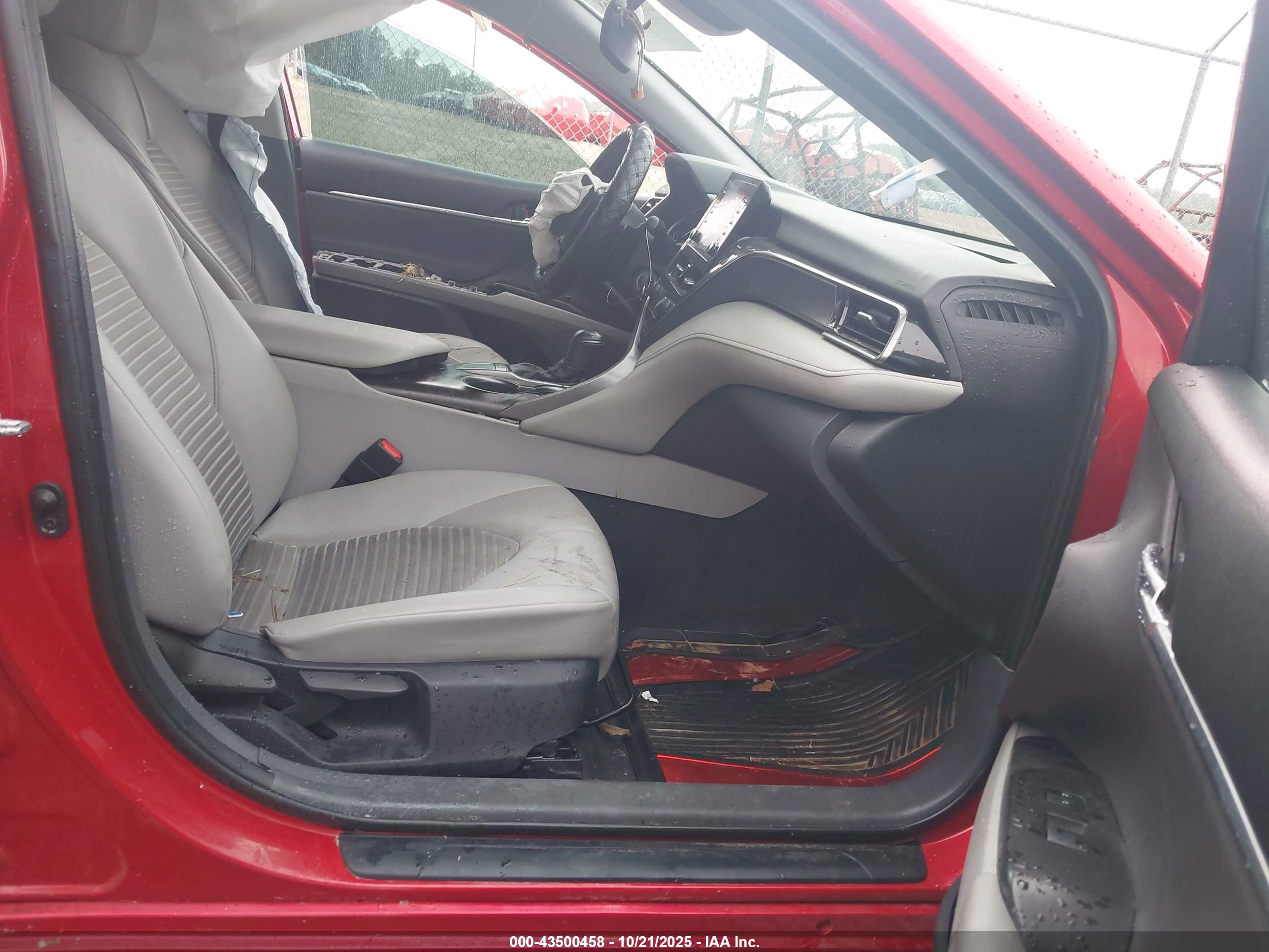 TOYOTA CAMRY image 5